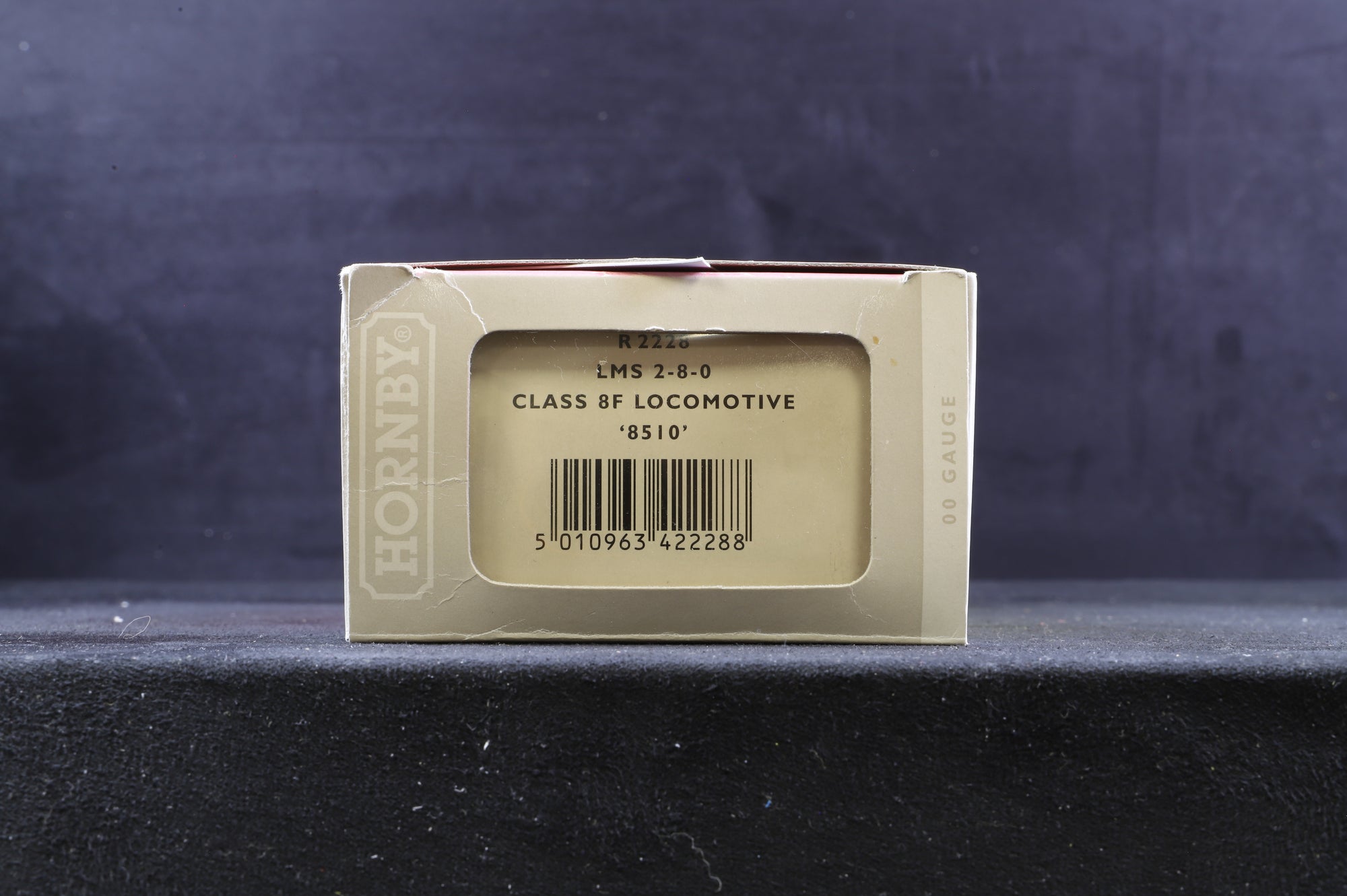 Hornby OO R2228 Class 8F 2-8-0 8510 in LMS black