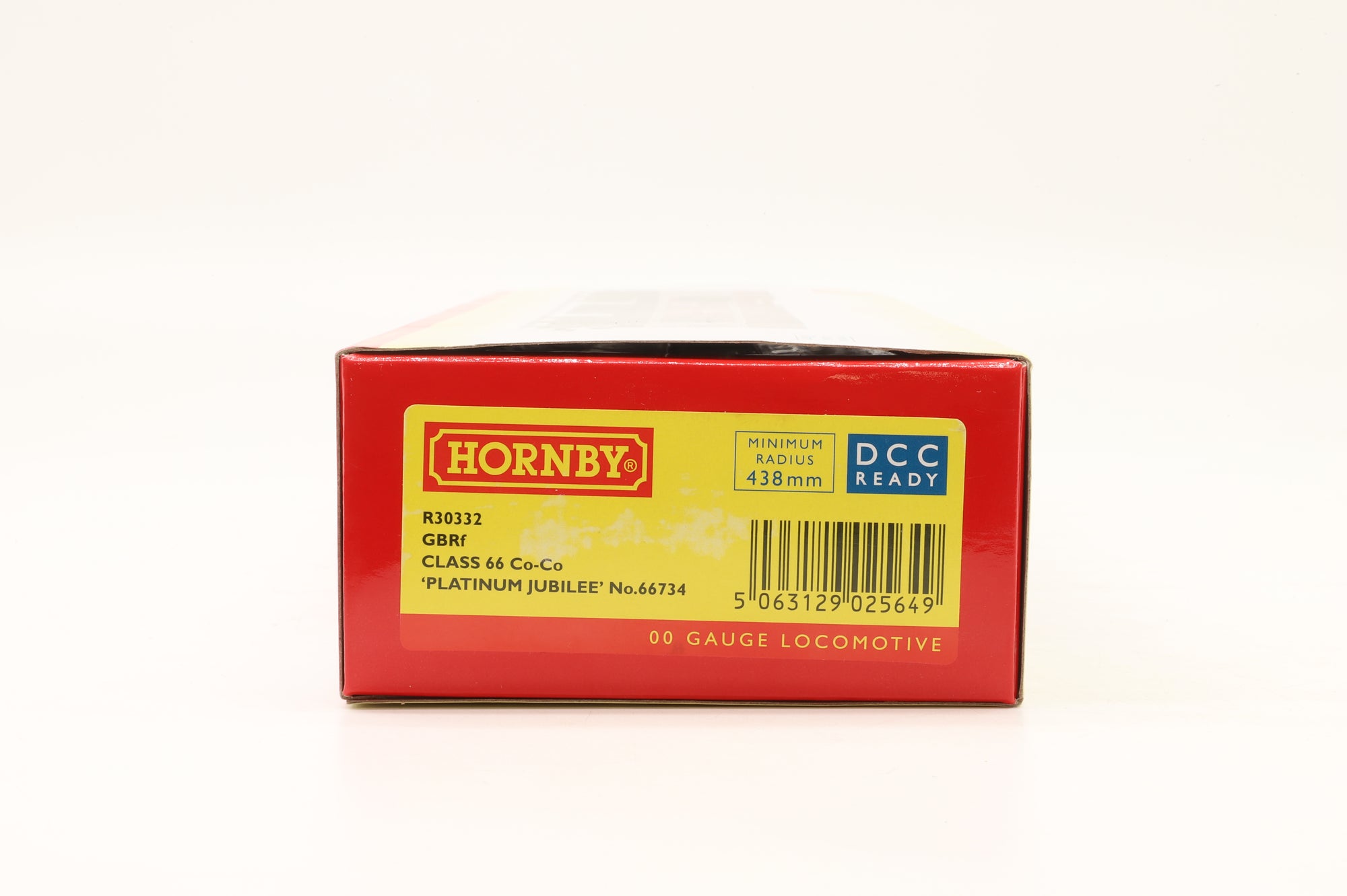 Hornby OO R30332 Class 66 Co-Co 'Platinum Jubilee' Diesel Locomotive '66734'