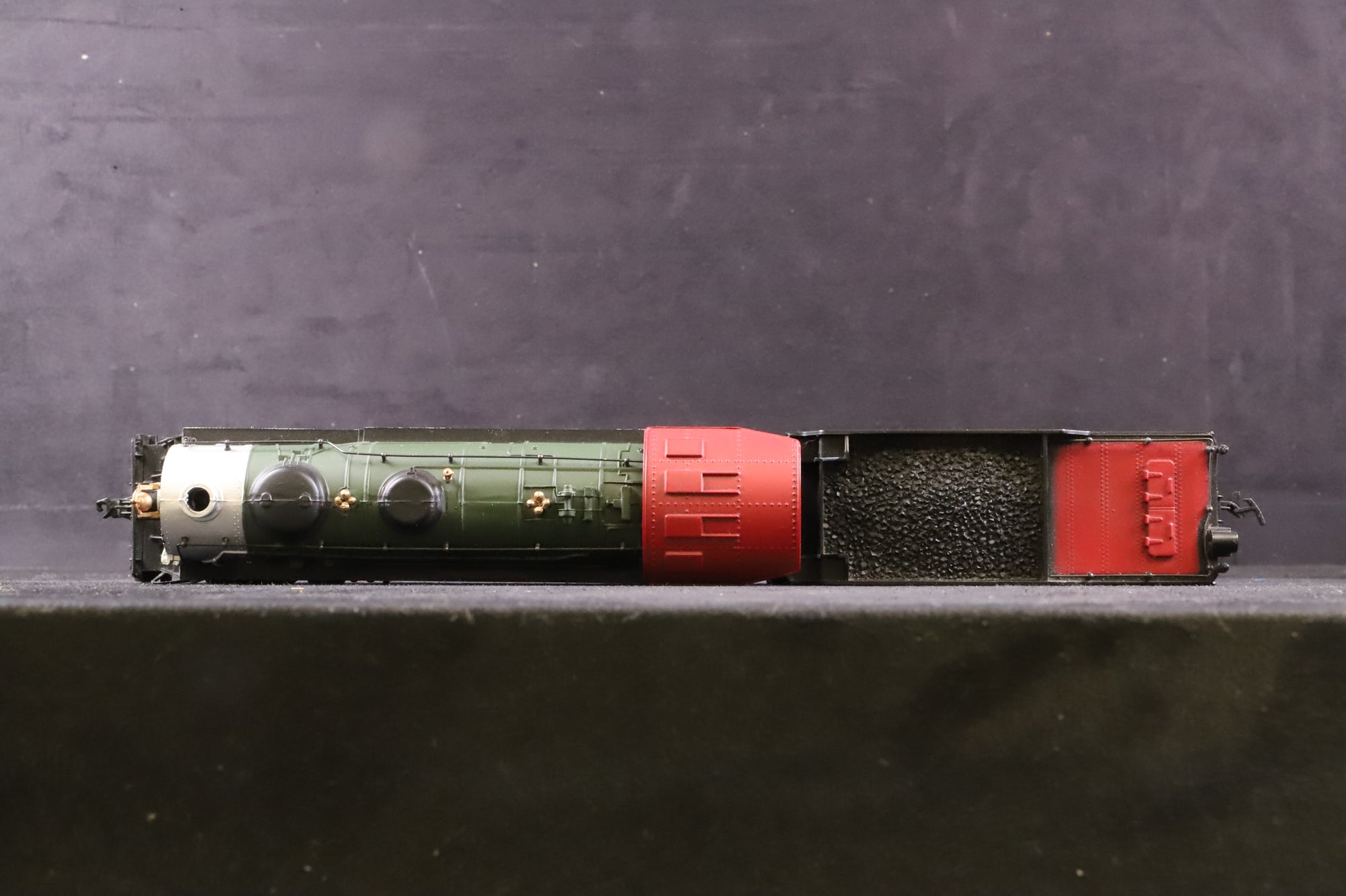 Bachmann Plus HO 31403 Consolidation 2-8-0 No. 1257 in Great Northern Black/Green/Red