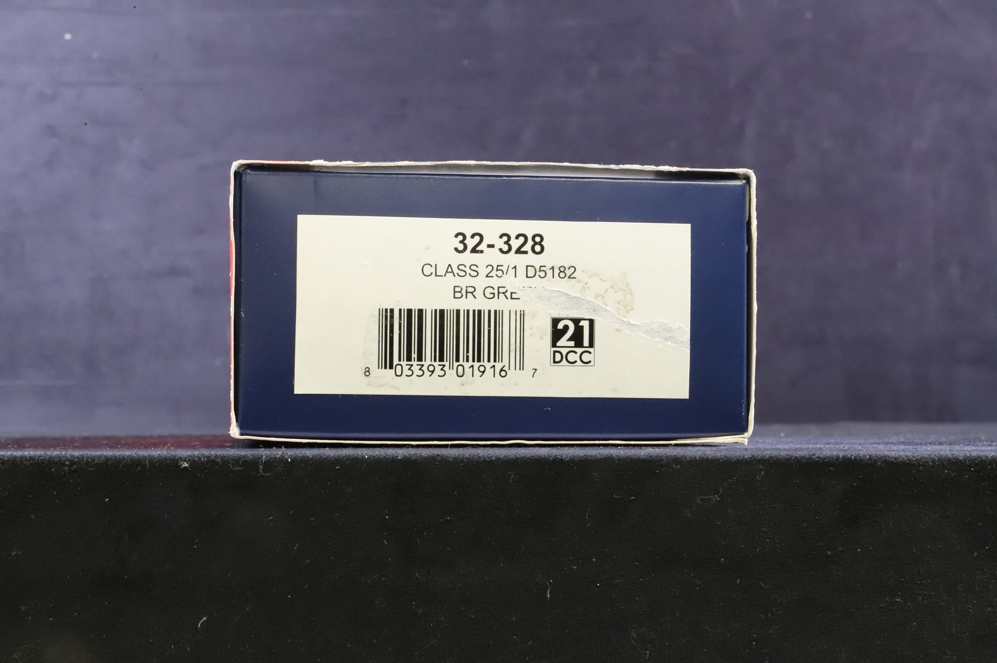 Bachmann OO 32-328 Class 25/1 D5182 in BR Green w/ SYP - Weathered