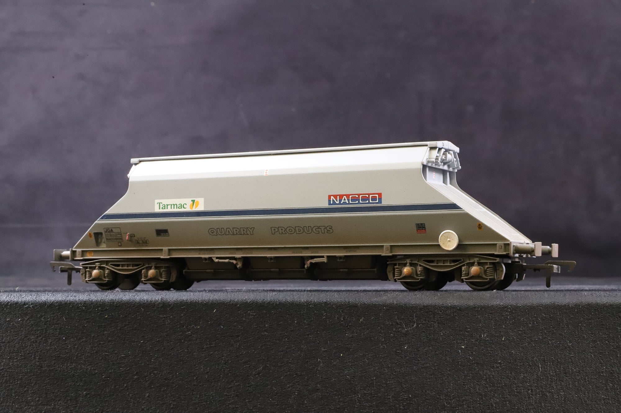 Bachmann OO Rake of 3 90 Ton Bogie Hopper Wagons 'JGA Tarmac'