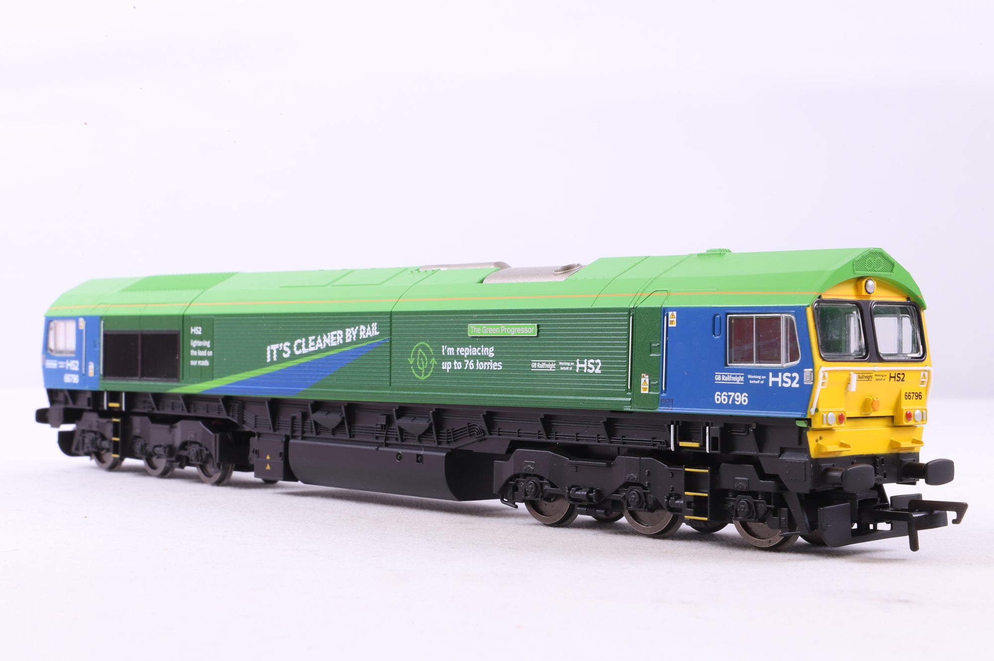 Hornby OO R30151 GBRf Class 66 Co-Co 'The Green Progression' '66796', DCC Fitted