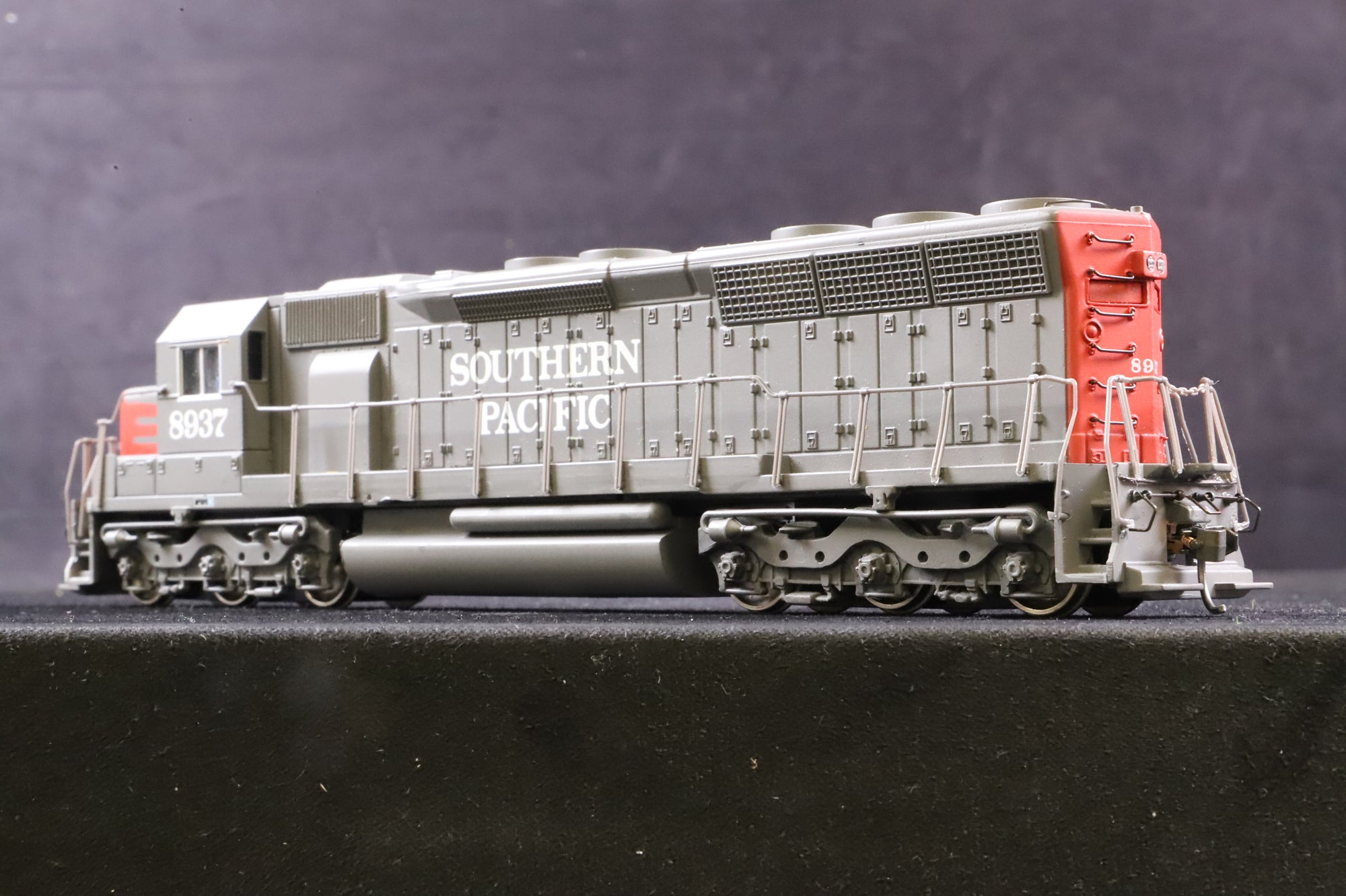 Bachmann Plus HO 11604 EMD SD45 No.8937 in Southern Pacific 'Bloody Nose' Livery