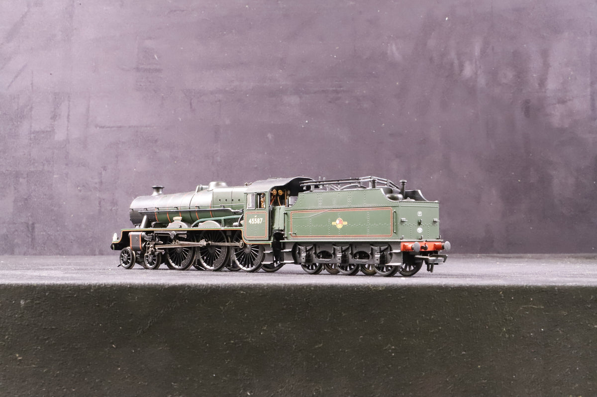 Bachmann OO 31-186 Jubilee Class 45587 &#39;Baroda&#39; in BR Green w/ Late Crests &amp; Riveted Fowler Tender