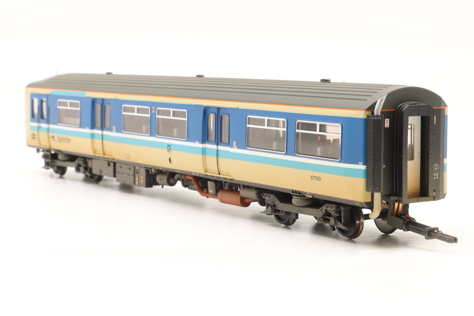 Bachmann OO 32-928 Class 150/1 DMU 150150 in BR Provincial 'Sprinter' Livery – DCC Sound & Weathered