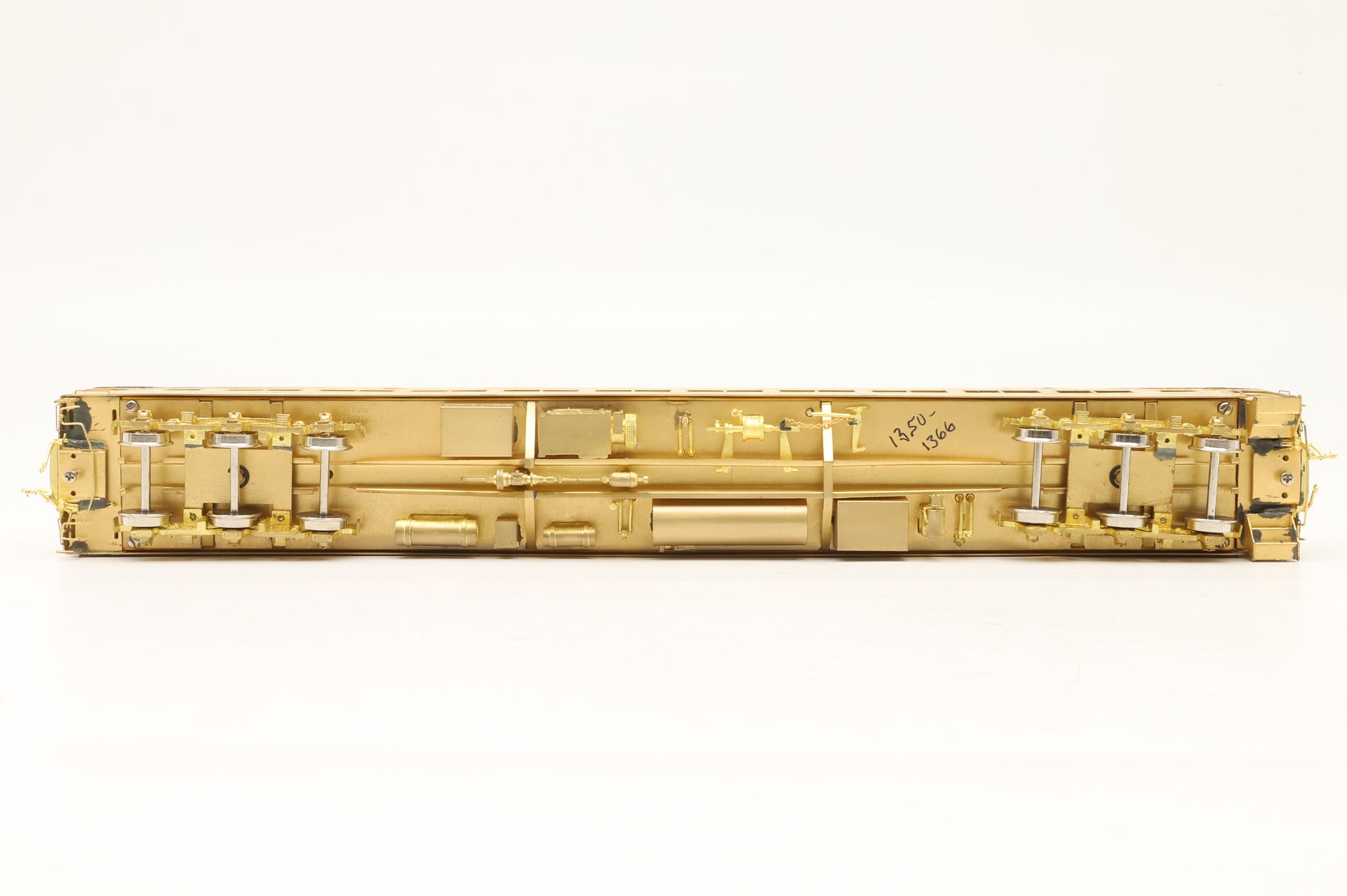 W&R Enterprises HO Brass Northern Pacific Arch Window Coach