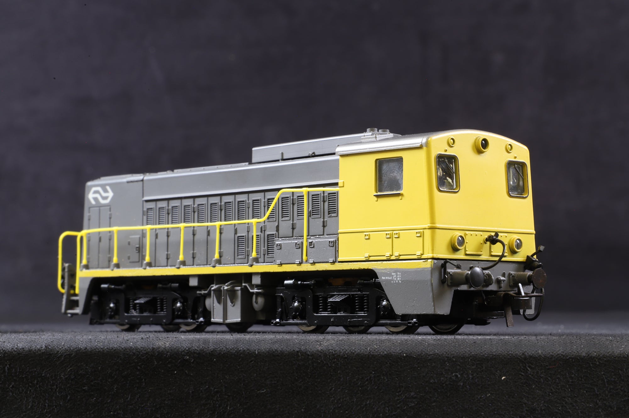 Roco HO 4155 NS Dutch Railways 2200 Series Diesel Locomotive
