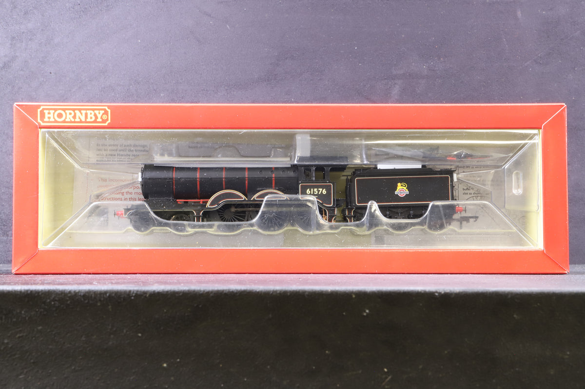 Hornby OO R3546 Class B12 61576 in Lined BR Black w/ Early Crests