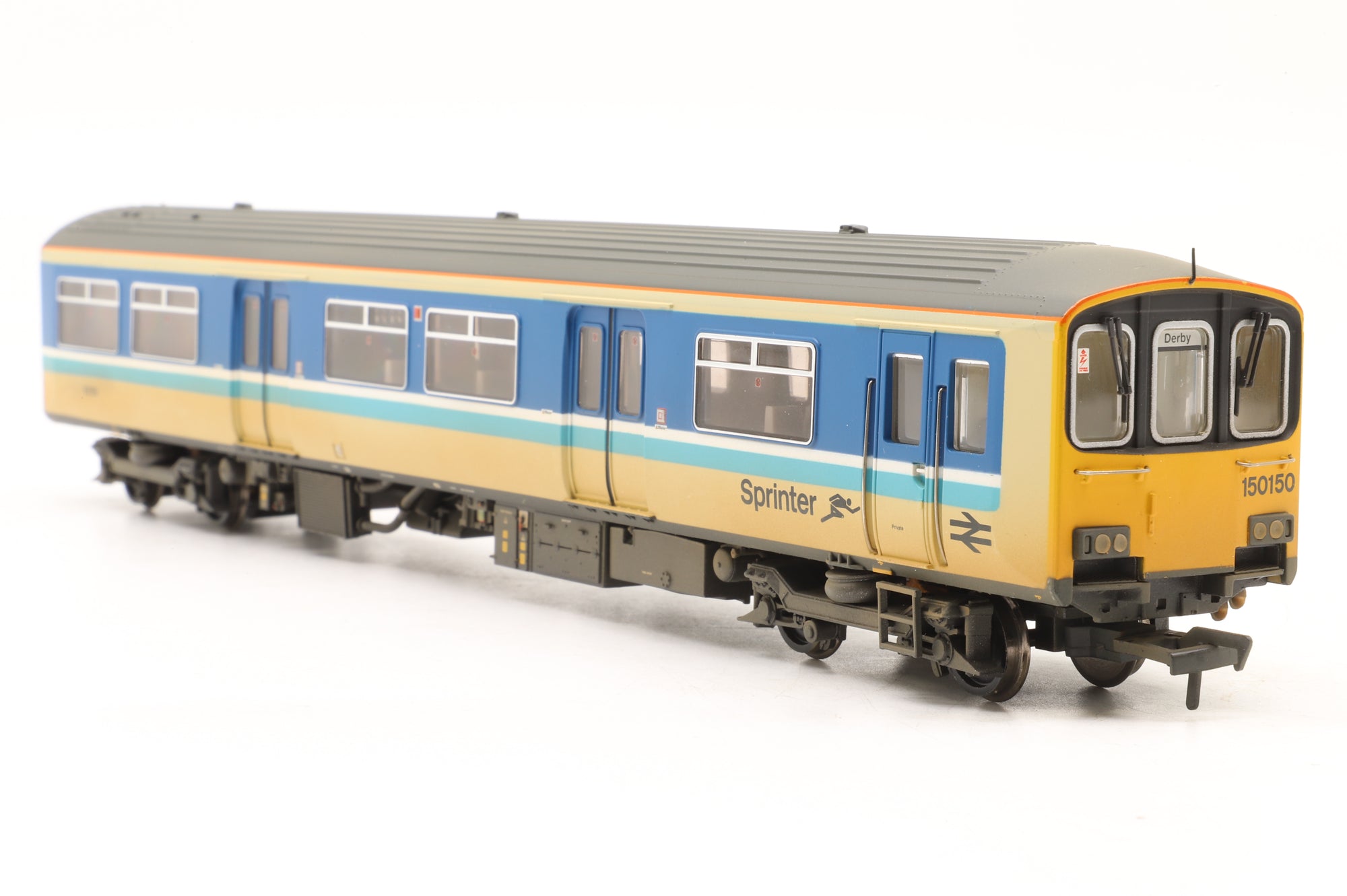 Bachmann OO 32-928 Class 150/1 DMU 150150 in BR Provincial 'Sprinter' Livery – DCC Sound & Weathered