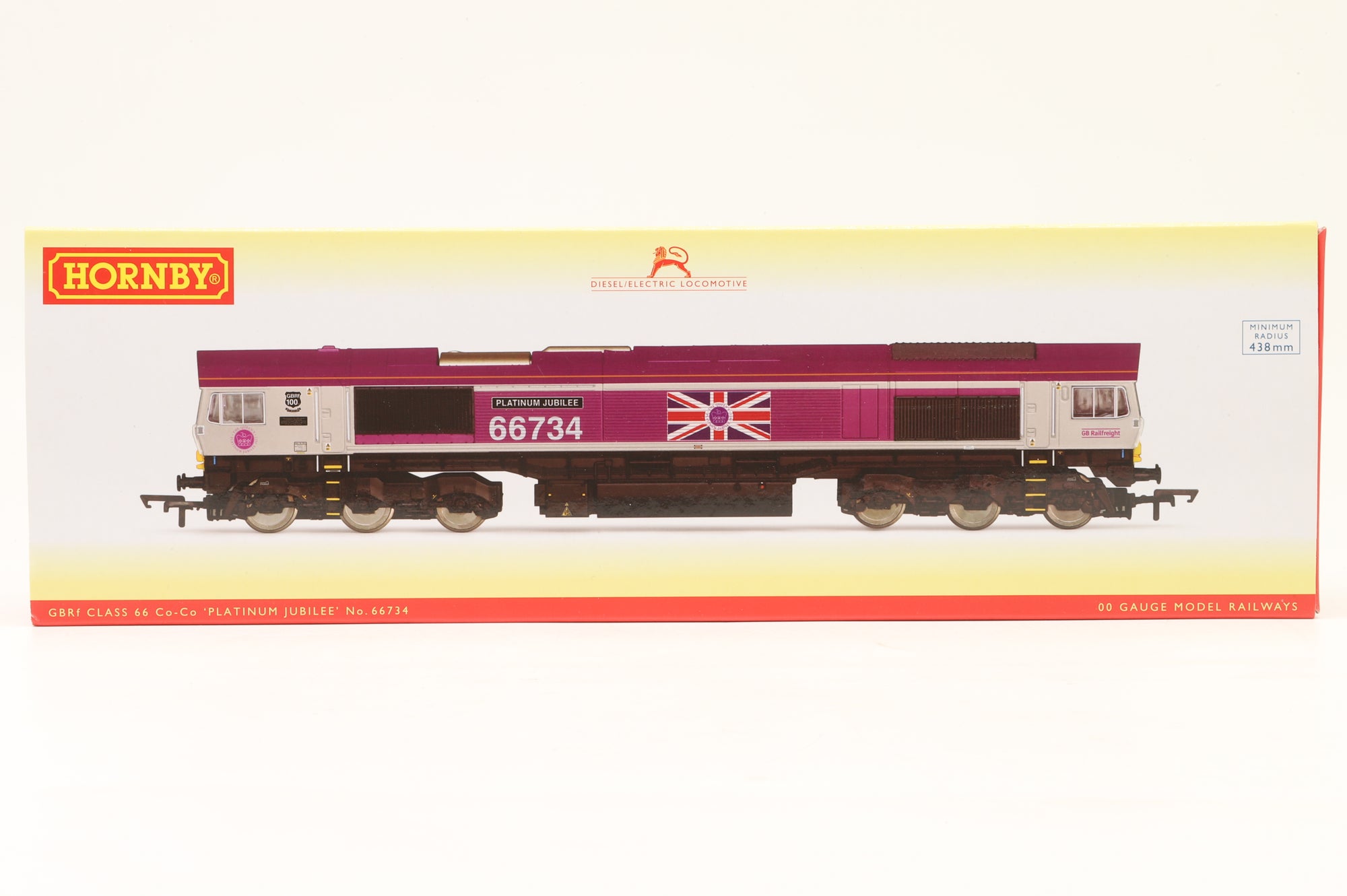 Hornby OO R30332 Class 66 Co-Co 'Platinum Jubilee' Diesel Locomotive '66734'