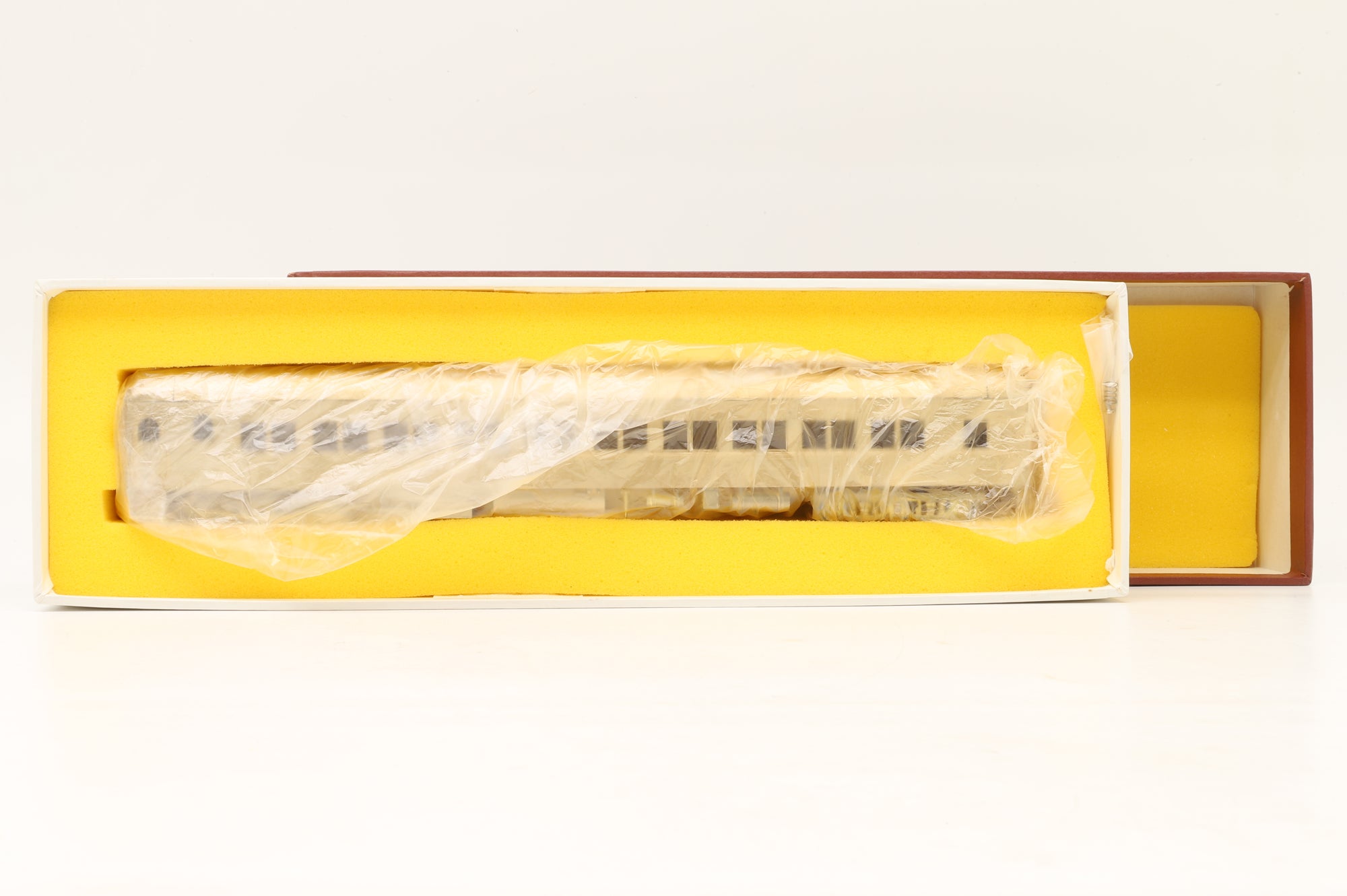 W&R Enterprises HO Brass Northern Pacific Arch Window Coach