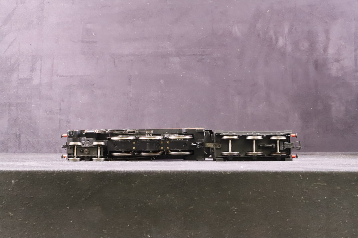 Bachmann OO 31-186 Jubilee Class 45587 &#39;Baroda&#39; in BR Green w/ Late Crests &amp; Riveted Fowler Tender