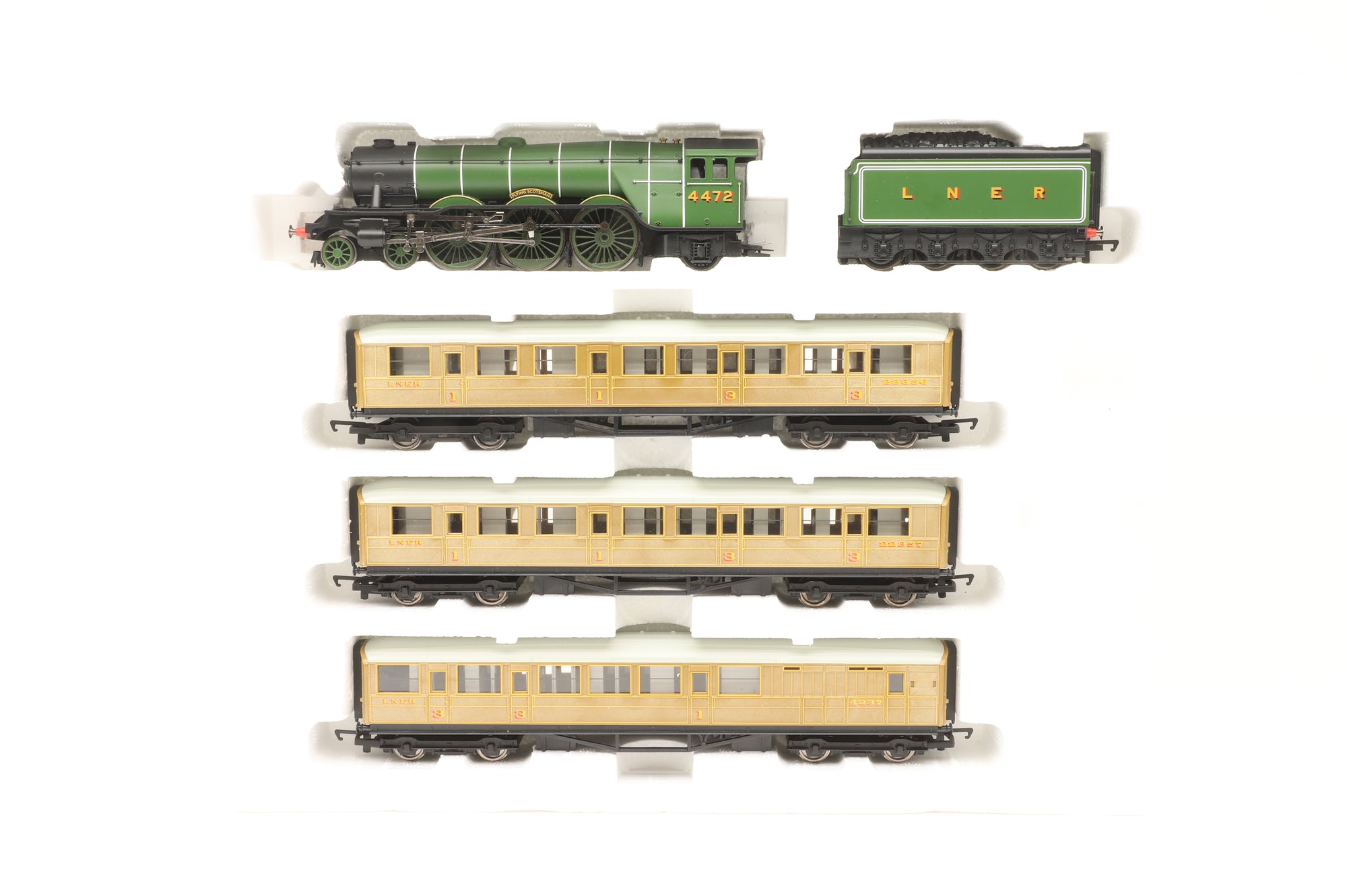 Hornby OO R1072 The Flying Scotsman Train Set Loco and Coaches Only