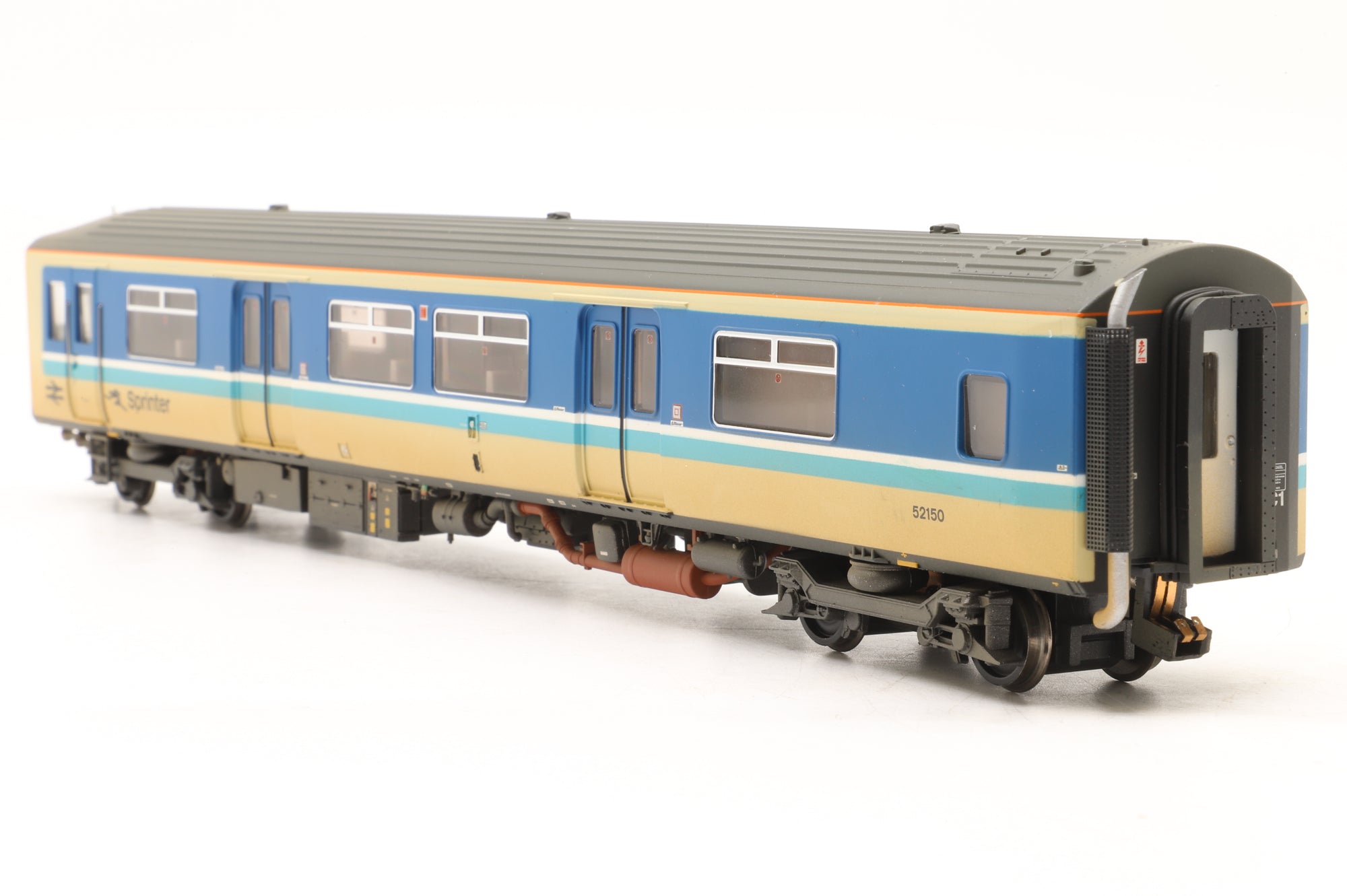 Bachmann OO 32-928 Class 150/1 DMU 150150 in BR Provincial 'Sprinter' Livery – DCC Sound & Weathered