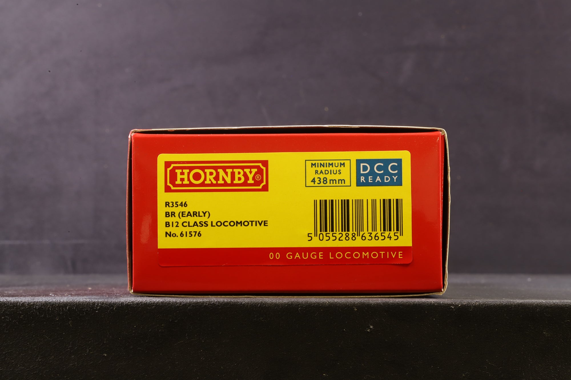 Hornby OO R3546 Class B12 61576 in Lined BR Black w/ Early Crests