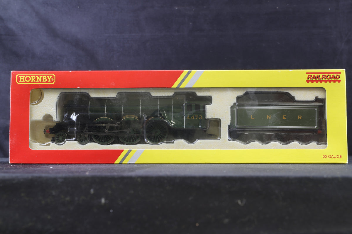 Hornby Railroad OO R2675 LNER Class A1 &#39;4472&#39; &#39;Flying Scotsman&#39; LNER Apple Green