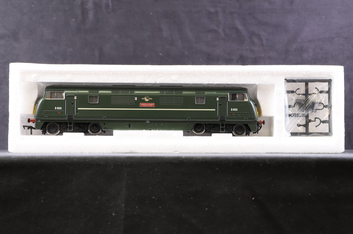 Bachmann OO 32-051 Class 42 Warship Diesel &#39;D832&#39; &#39;Onslaught&#39; BR Green