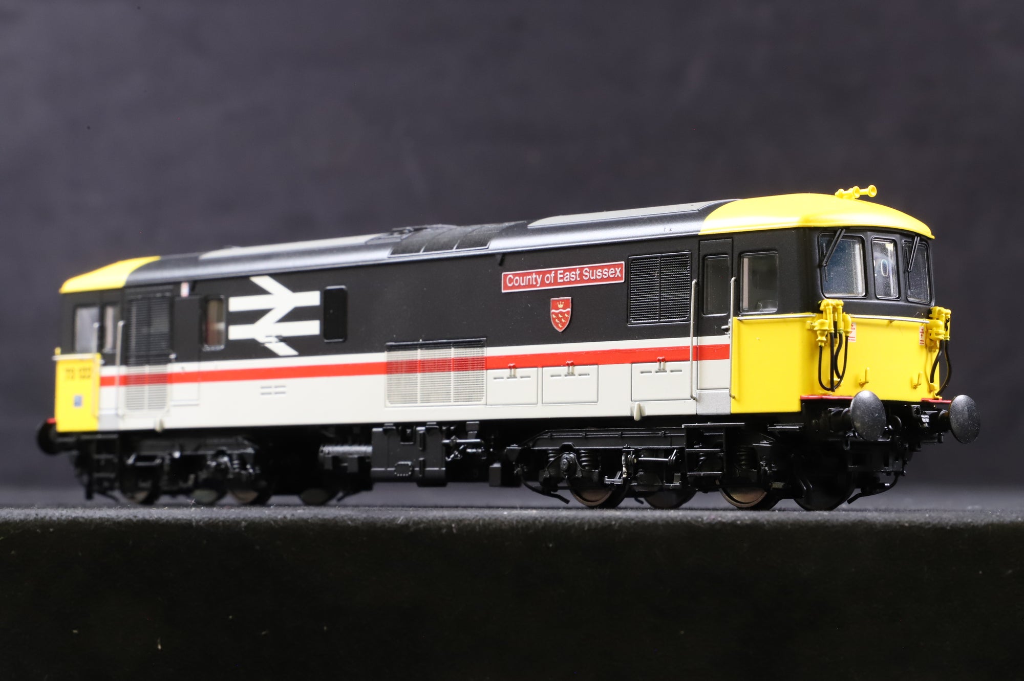 Dapol OO 4D-006-000 Class 73 '73102' Intercity Airtour Suisse DCC Fitted