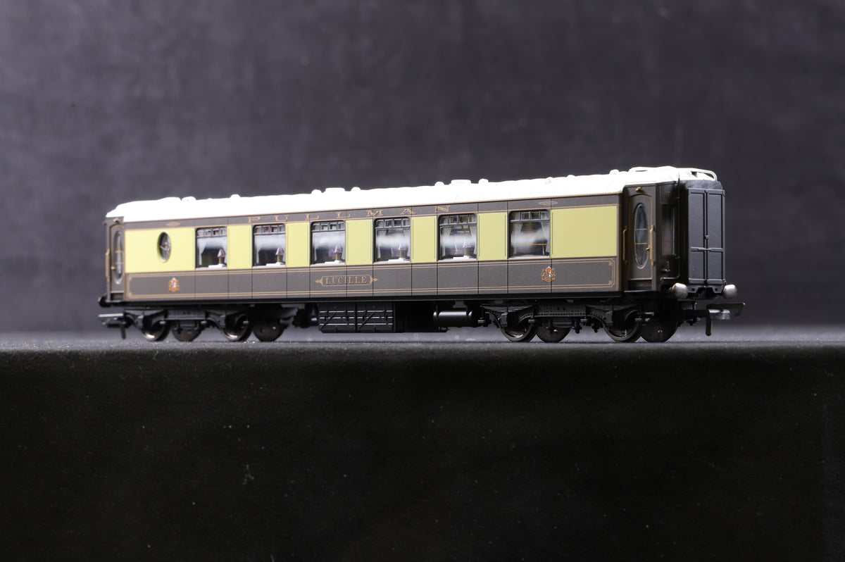 Hornby OO Rake of 3 Pullman Coaches