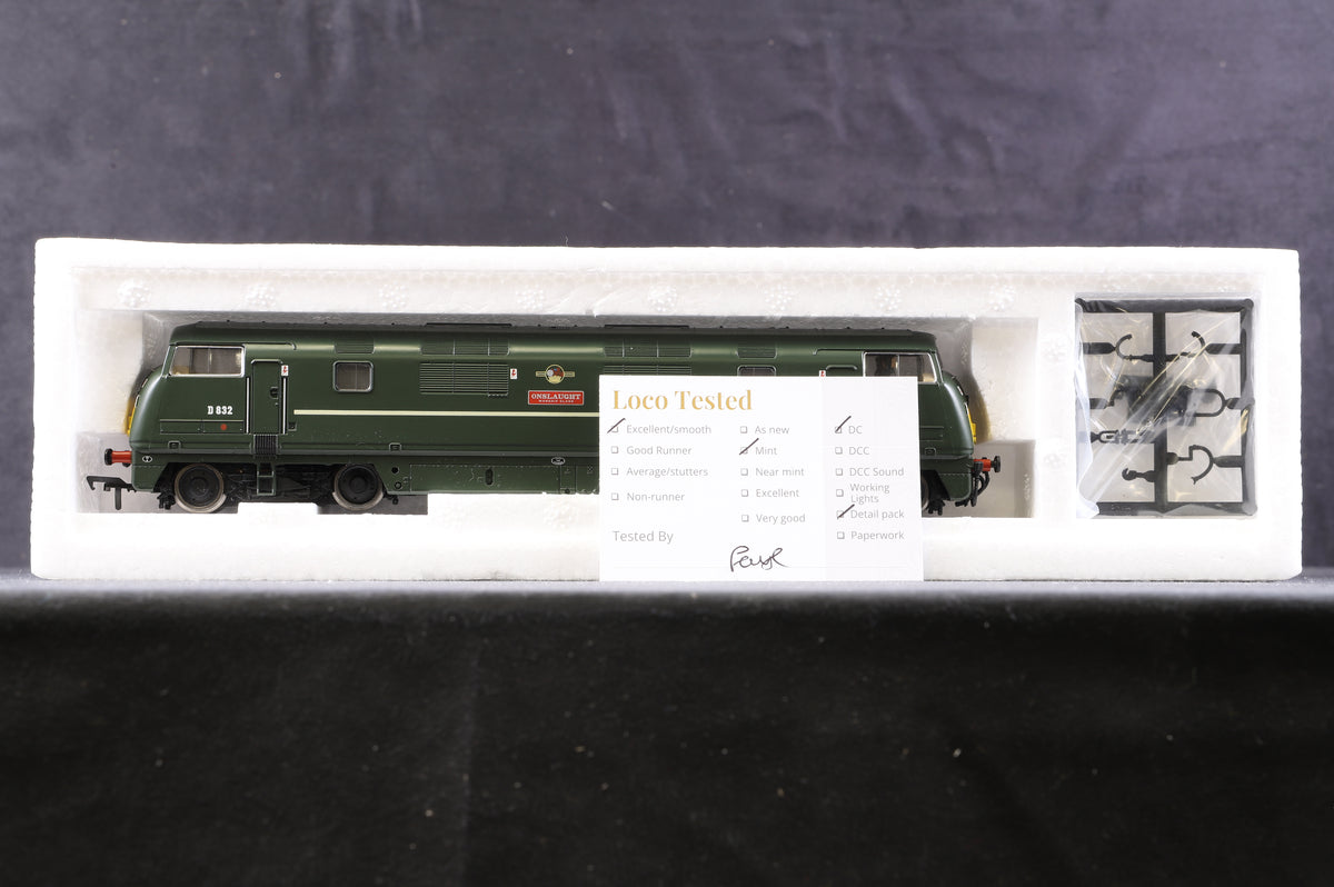 Bachmann OO 32-051 Class 42 Warship Diesel &#39;D832&#39; &#39;Onslaught&#39; BR Green