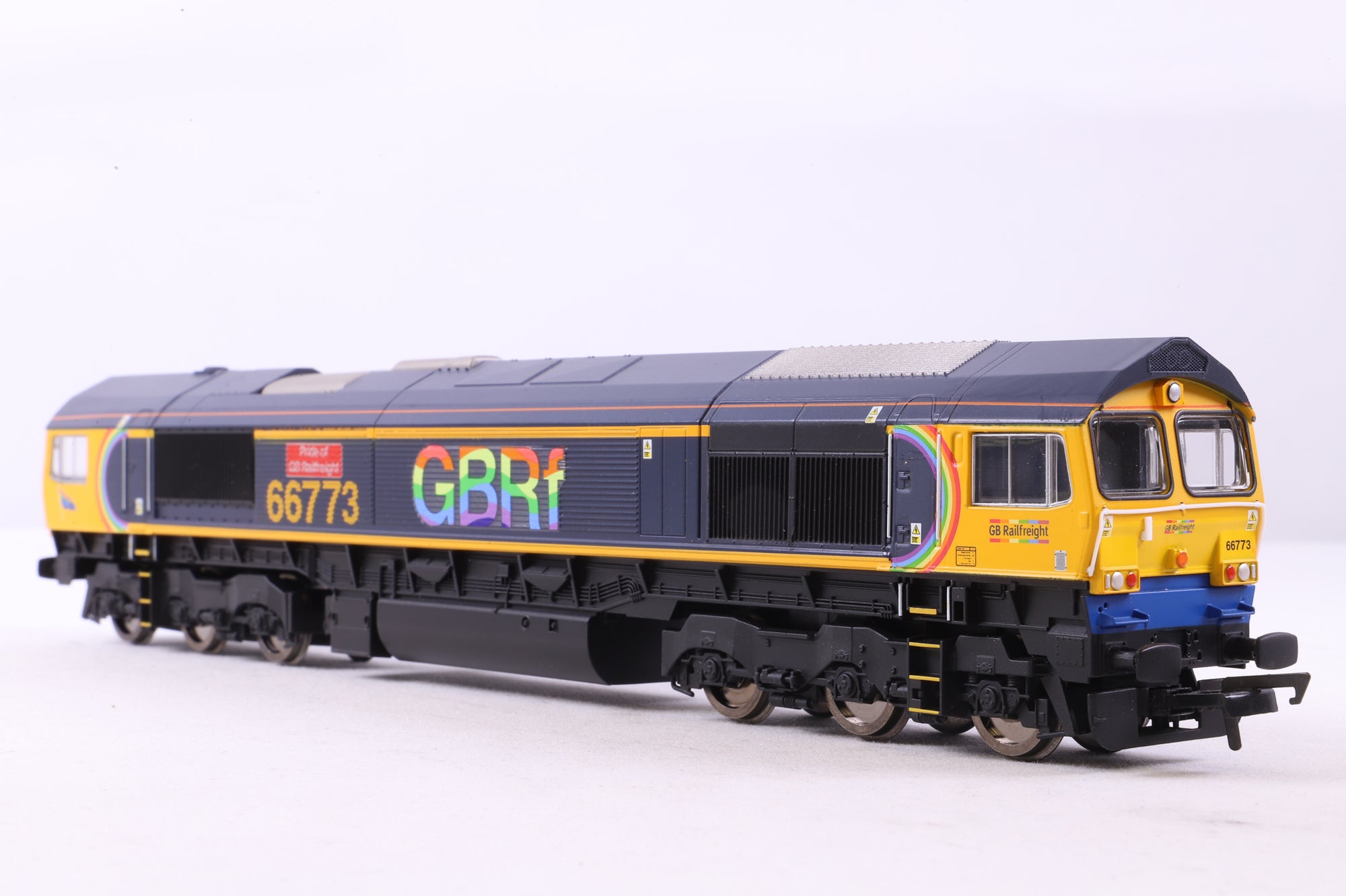 Hornby OO R30023 GBRf Class 66 Co-Co 'Pride of GB Railfreight' '66773', DCC Fitted