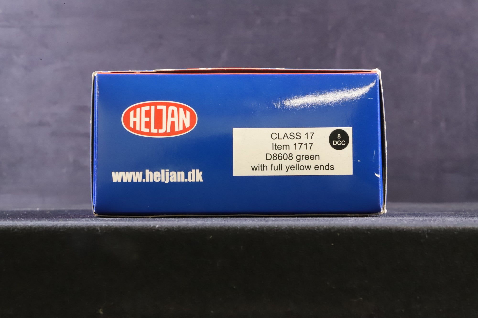 Heljan OO 1717 Class 17 D8608 in BR Green w/ FYE - Weathered