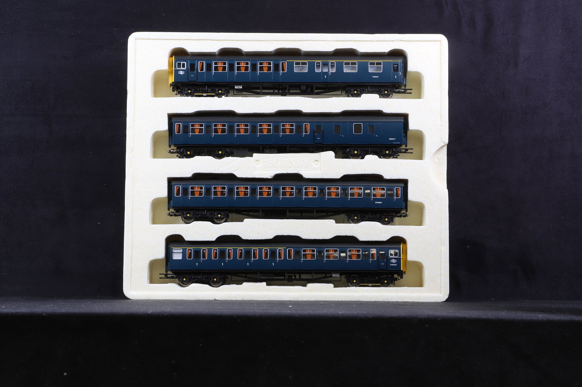 Hornby OO R2946 BR 4 VEP Class 423 Train Pack