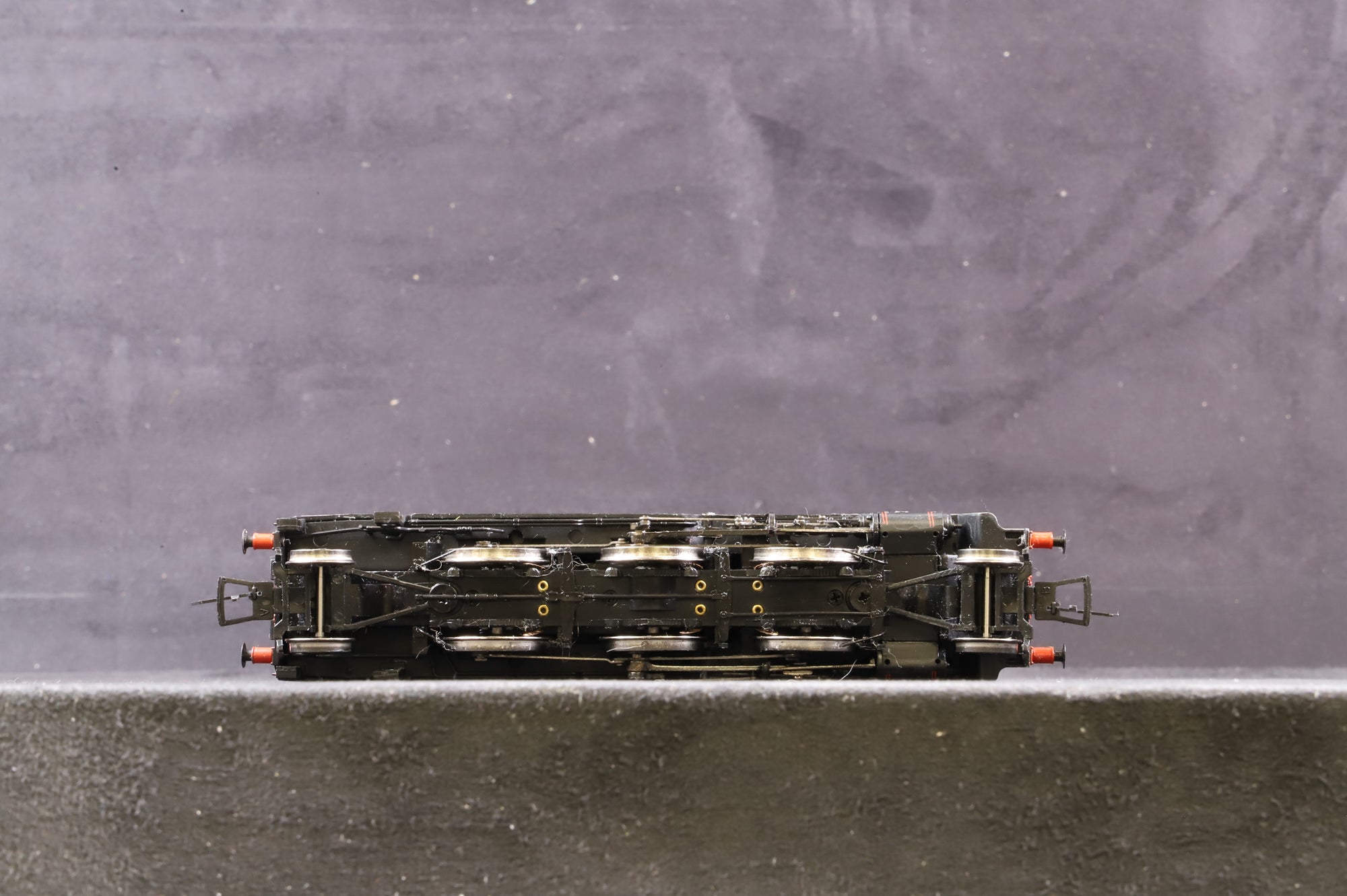 Bachmann OO 31-975 BR Standard Class 3MT Tank '82029' BR Lined Black E/C