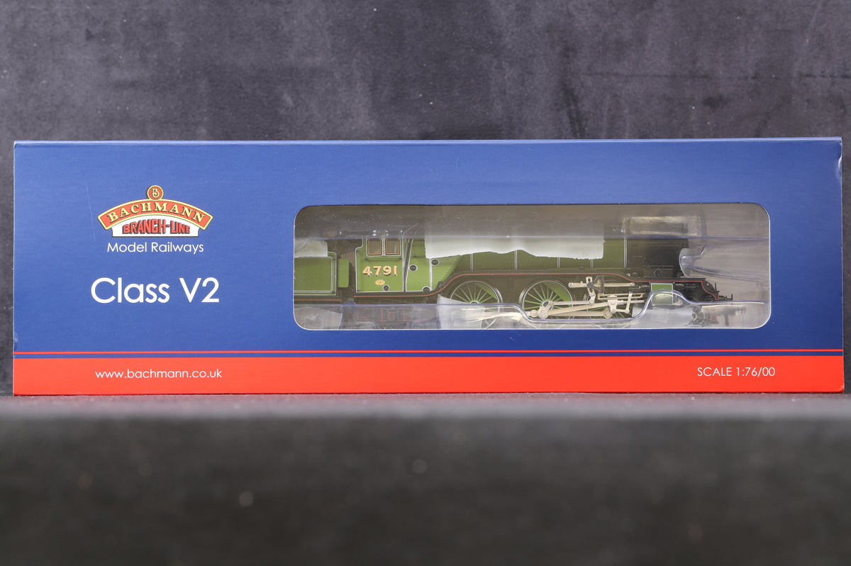 Bachmann OO 35-200 LNER V2 Class &#39;4791&#39; LNER Lined Green Original