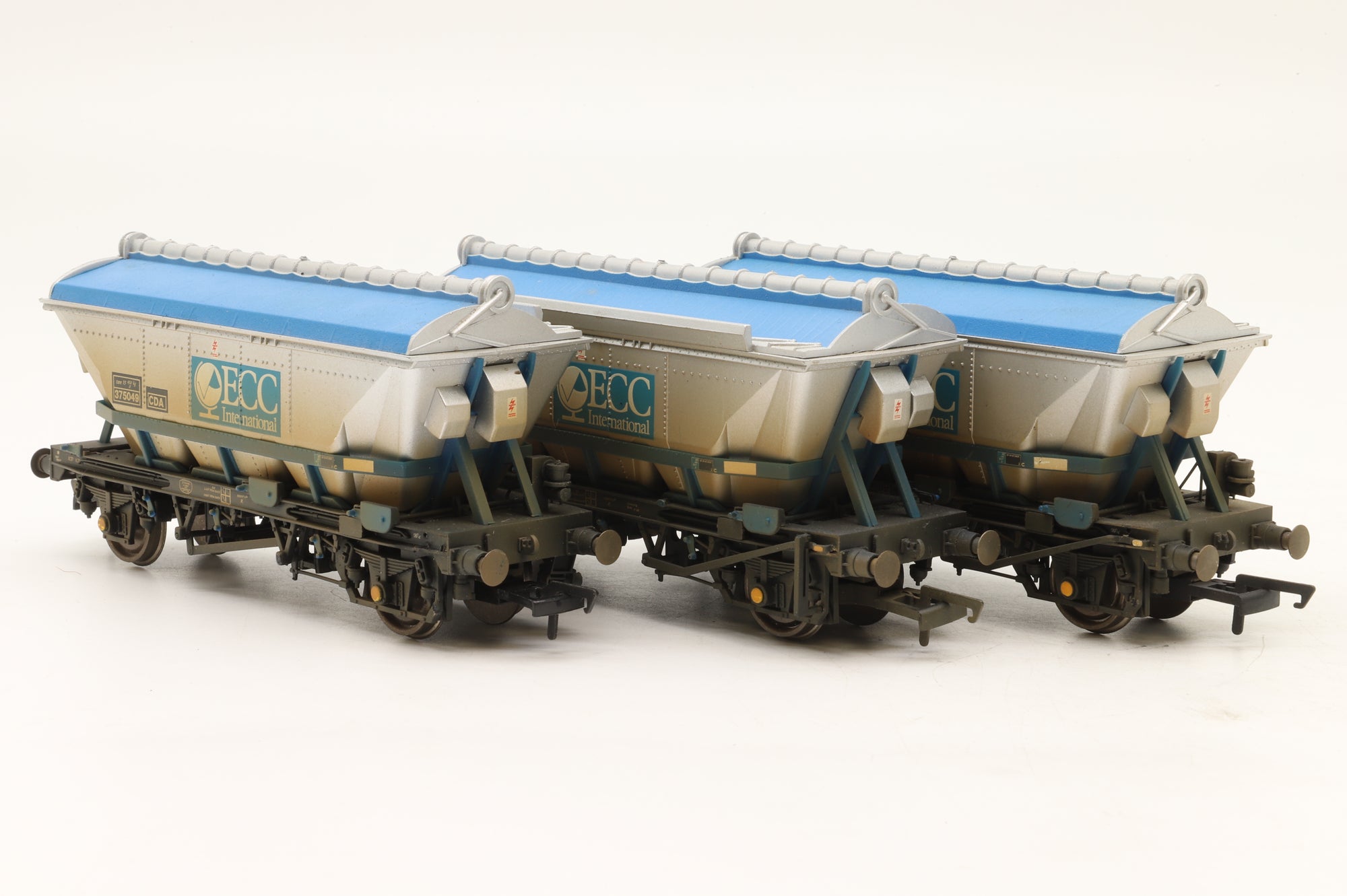 Hornby OO Rake of 3x CDAs in ECC Silver/Blue – Weathered
