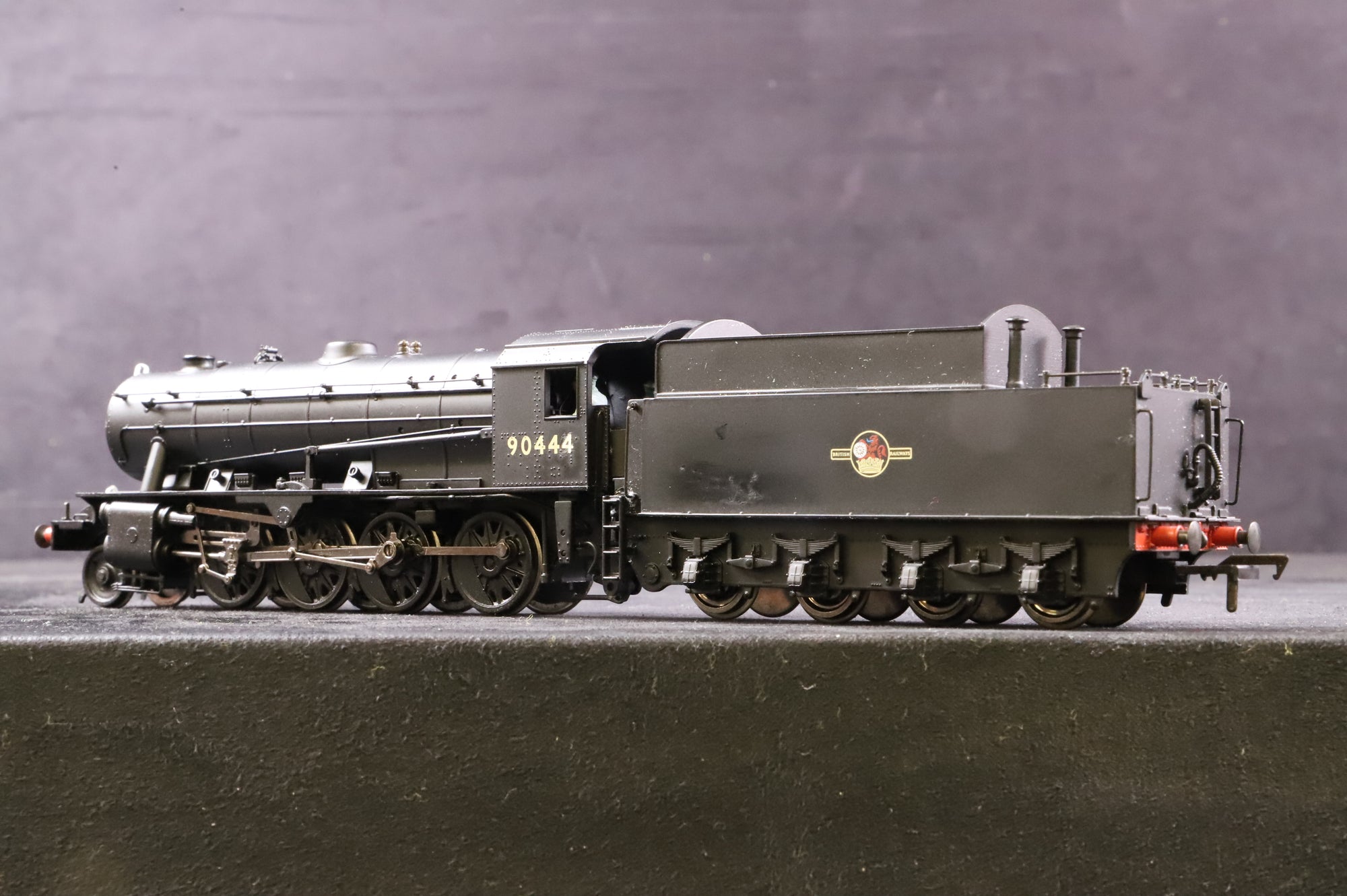 Bachmann OO 32-252 WD Austerity '90444' BR Black L/Crest, Re-Numbered