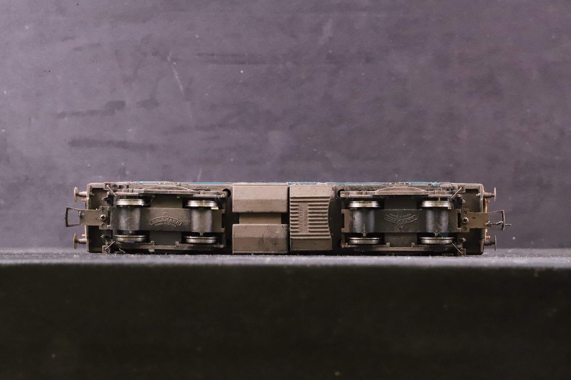 Bachmann OO 32-401 Class 25/3 25279 in BR Blue - Weathered