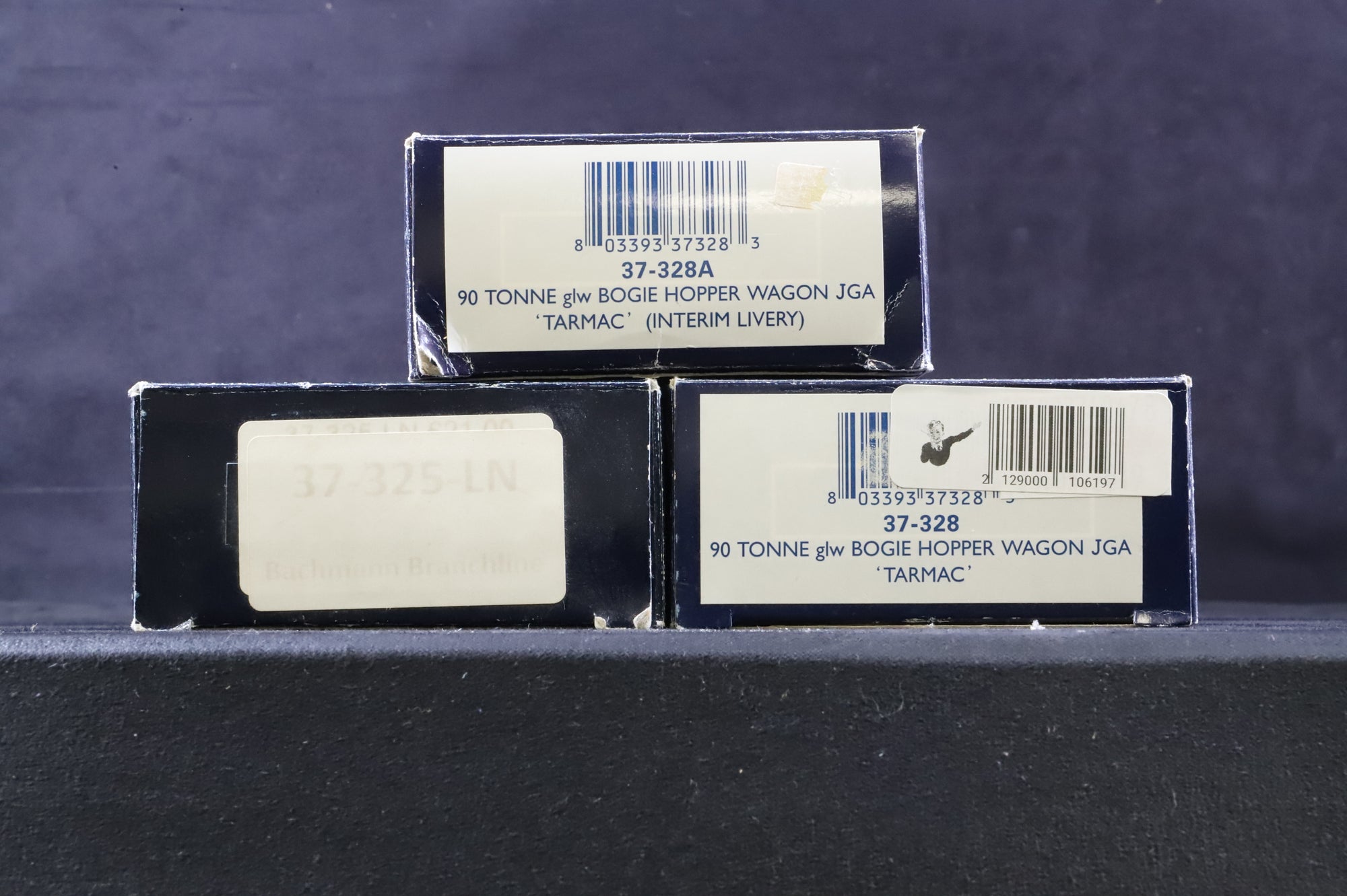 Bachmann OO Rake of 3 90 Ton Bogie Hopper Wagons 'JGA Tarmac'