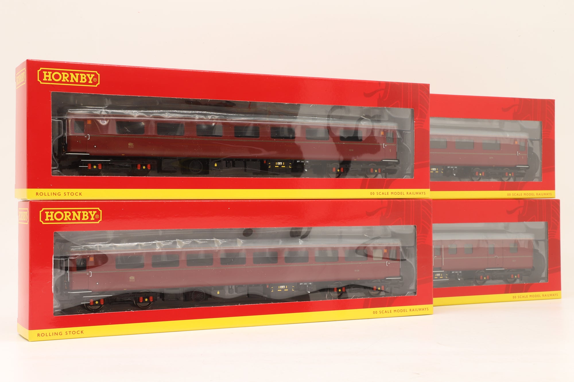 Hornby OO R40374 4-Pack of EWS Mk2F Coaches