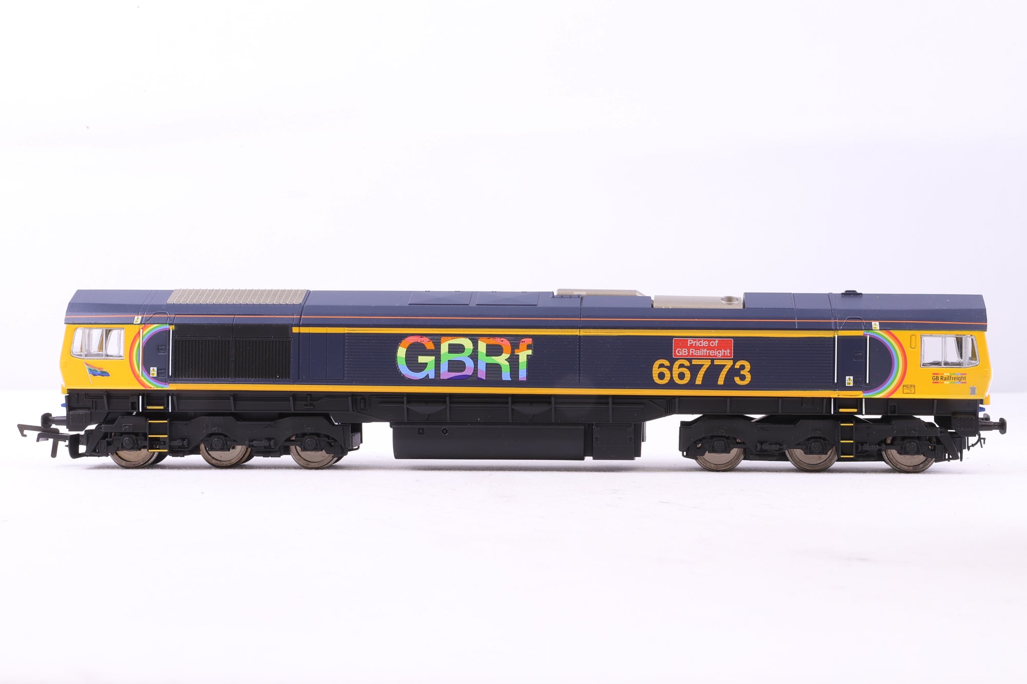 Hornby OO R30023 GBRf Class 66 Co-Co 'Pride of GB Railfreight' '66773', DCC Fitted