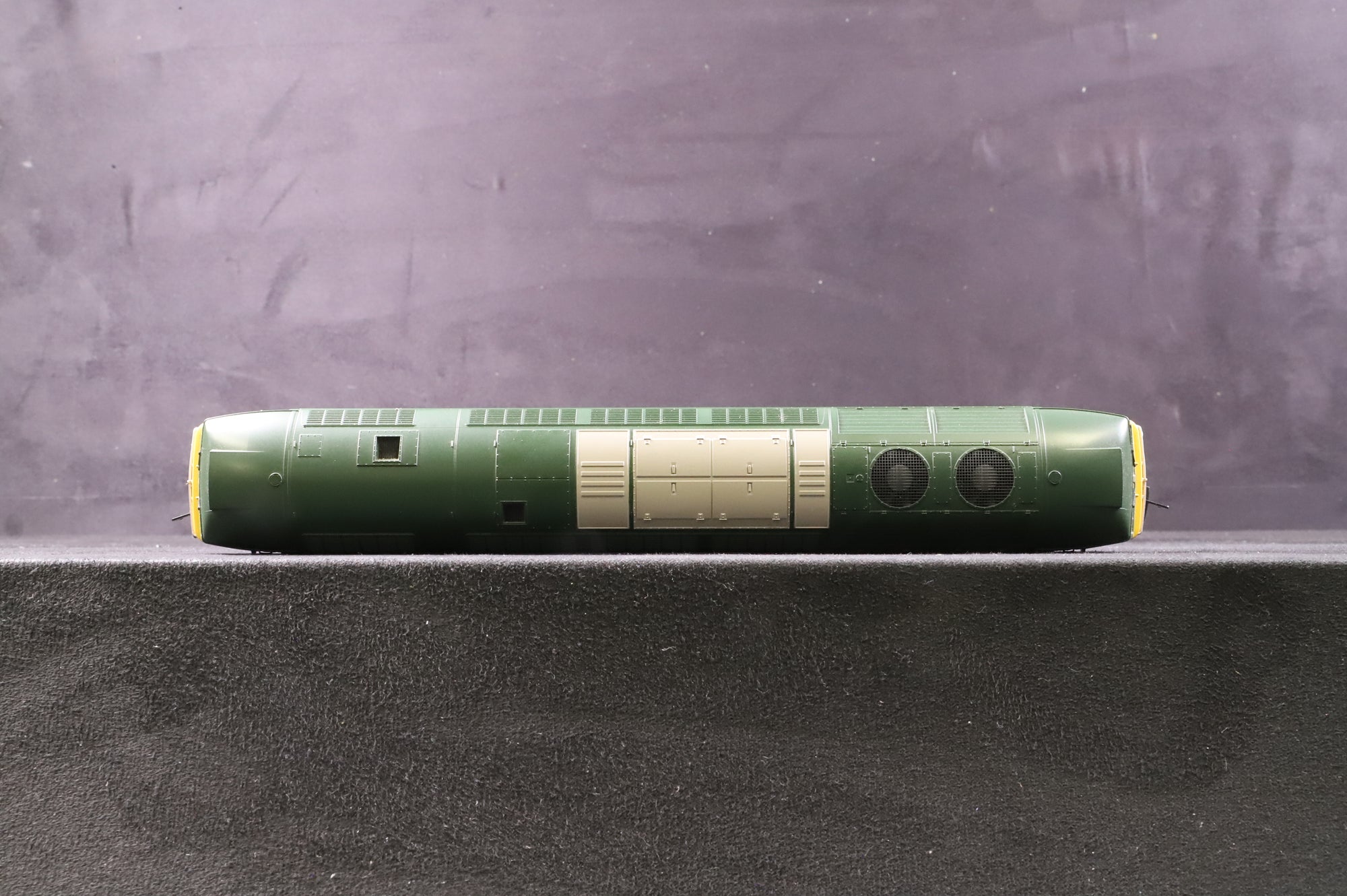 Heljan OO 4740 Class 47 Diesel 'D1664' 2 Tone Green Small Yellow Panels