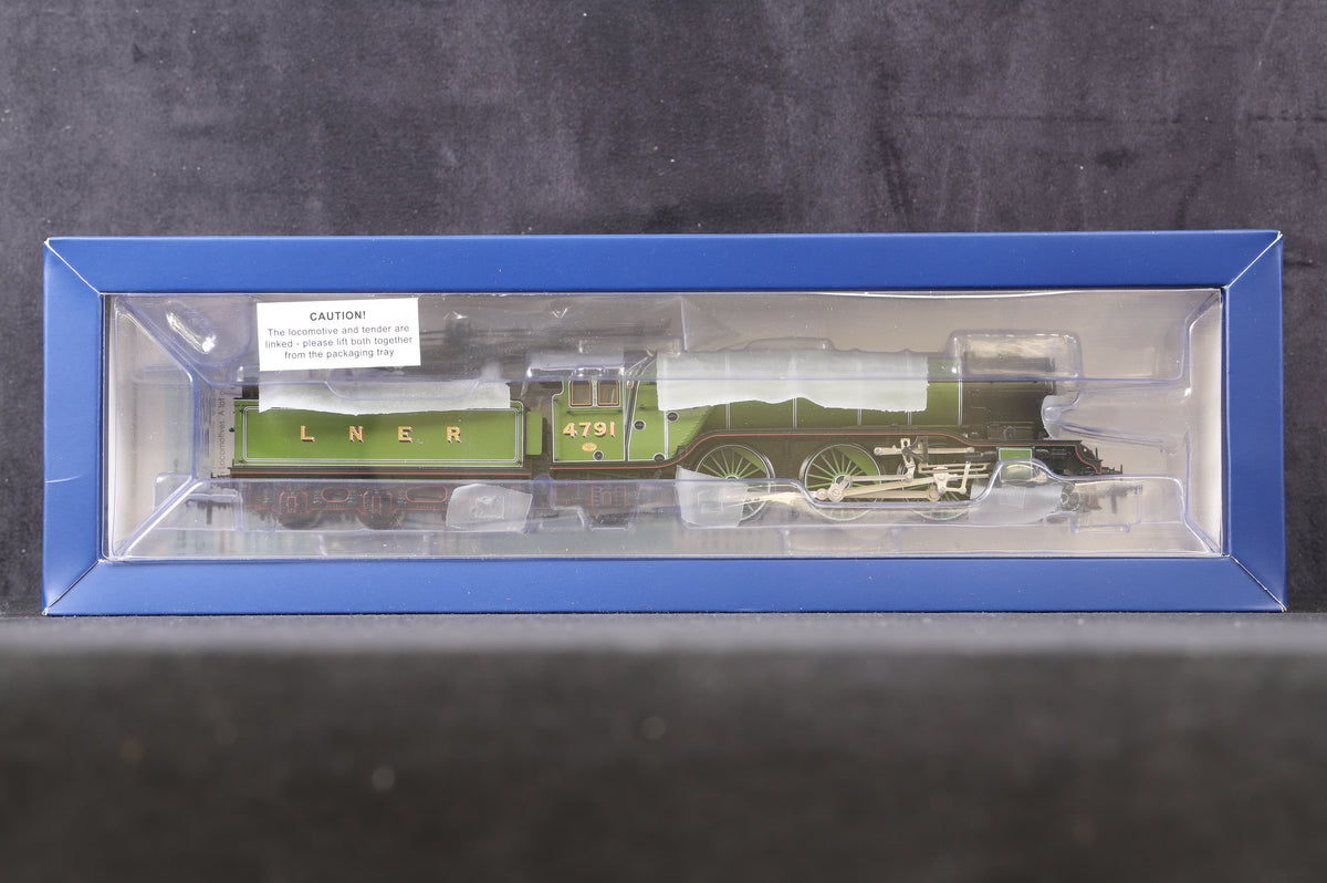 Bachmann OO 35-200 LNER V2 Class &#39;4791&#39; LNER Lined Green Original