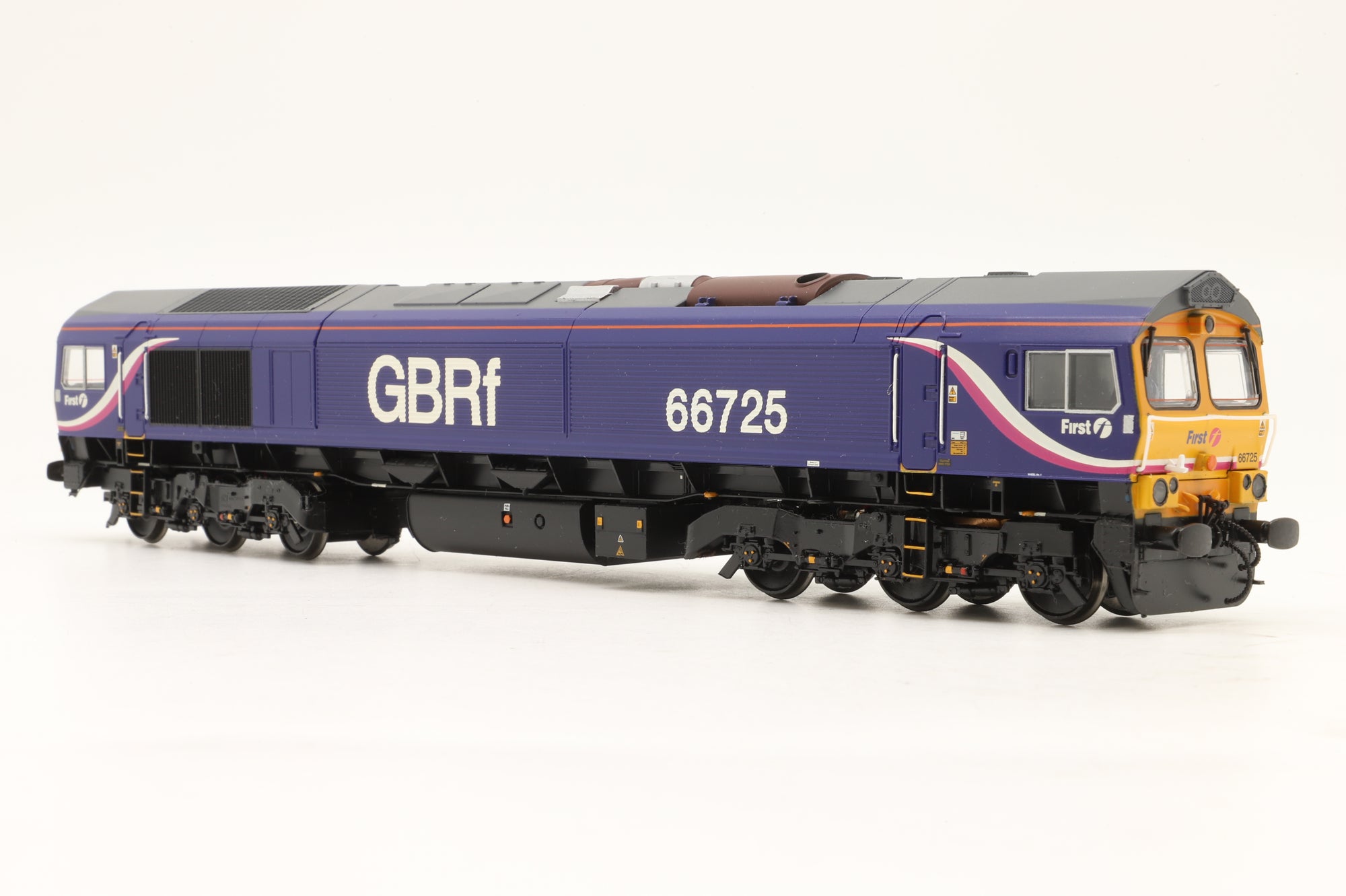 Bachmann OO 32-978 Class 66/9 Diesel '66725' First/ GBRf