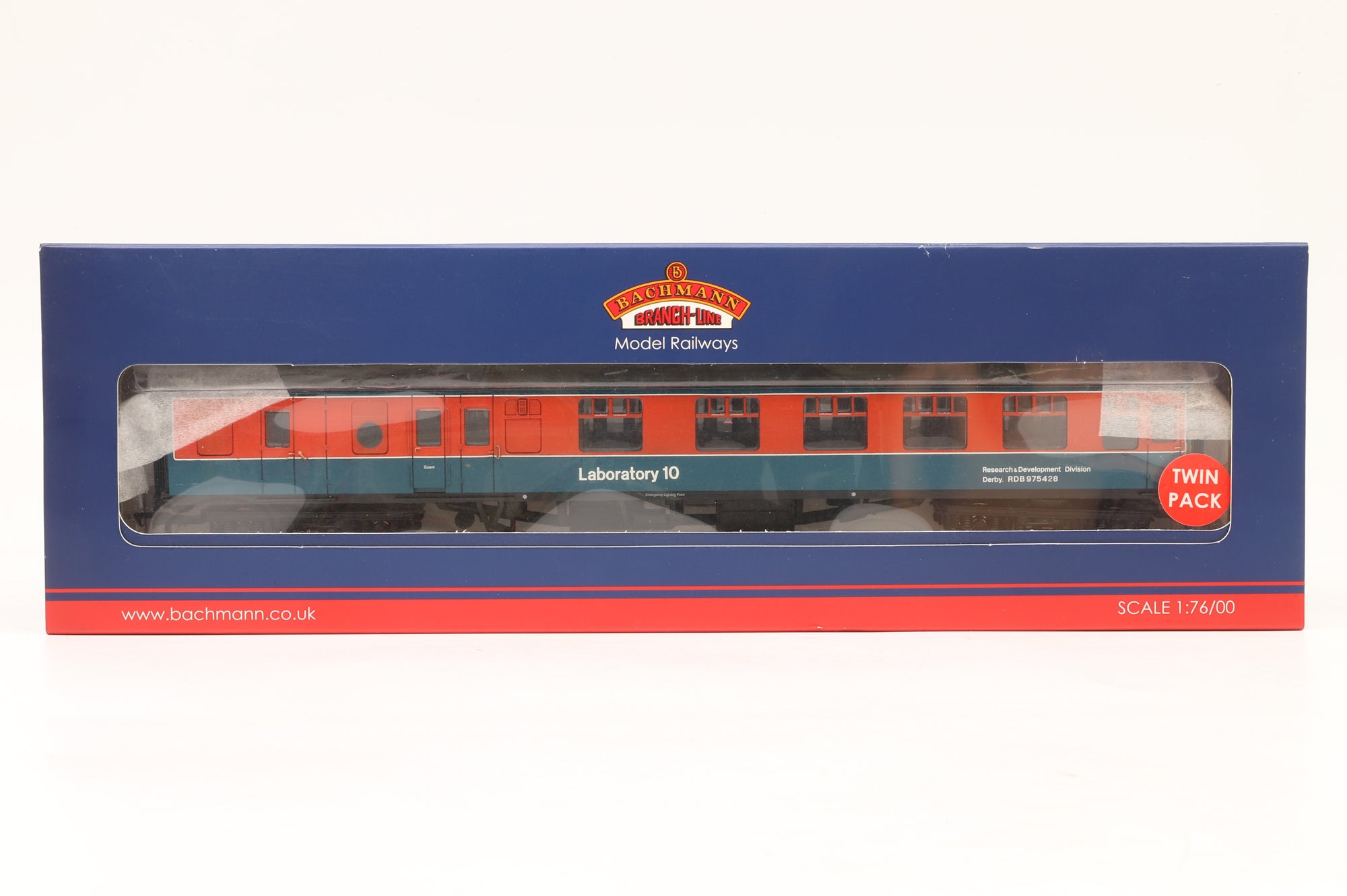 Bachmann OO 39-001W Mk1 RTC Coach Twin Pack Laboratory 10 & 11
