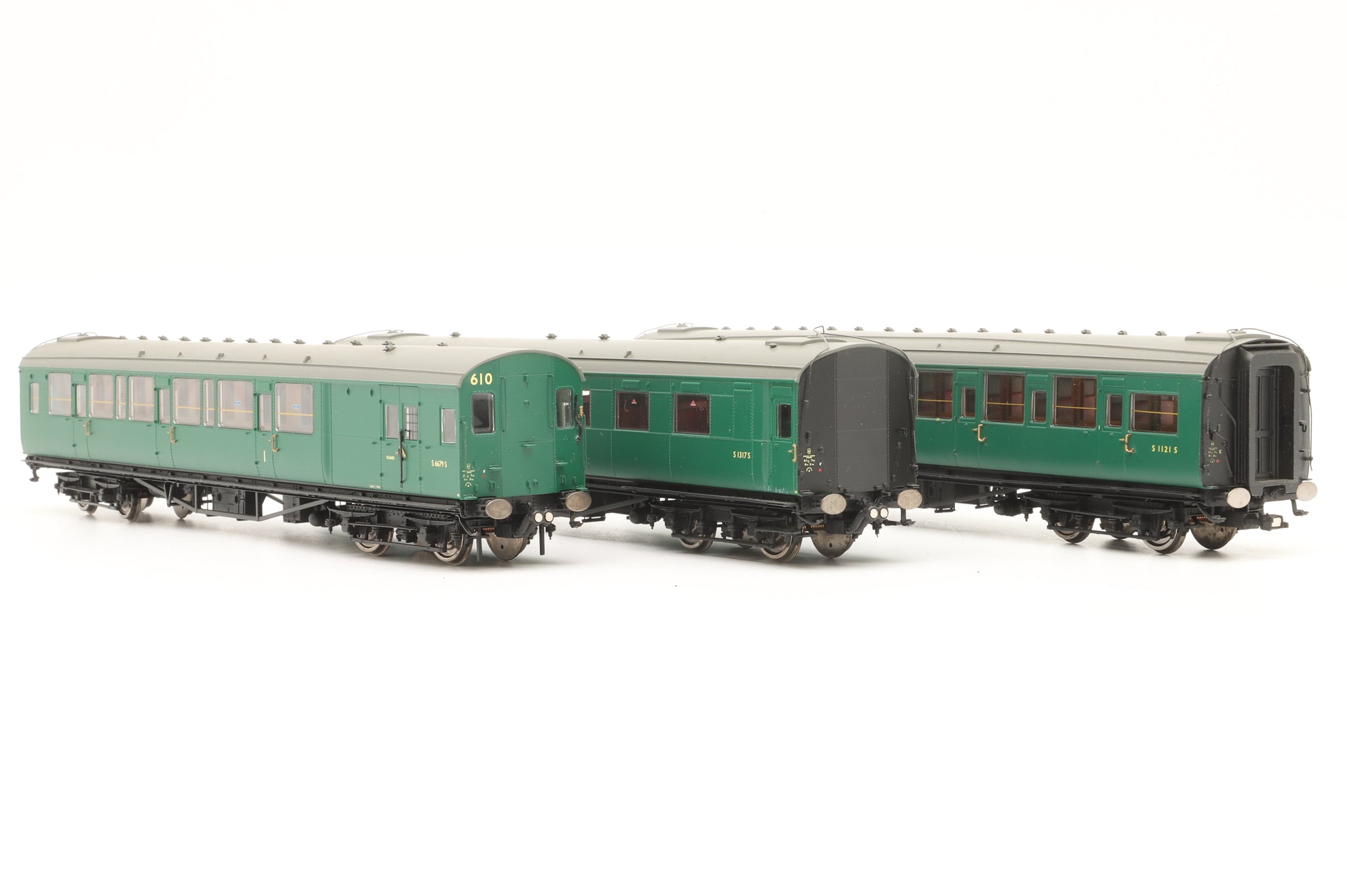 Hornby OO Rake of 3 SR Green Push-Pull Coaches, DCC Lighting Fitted