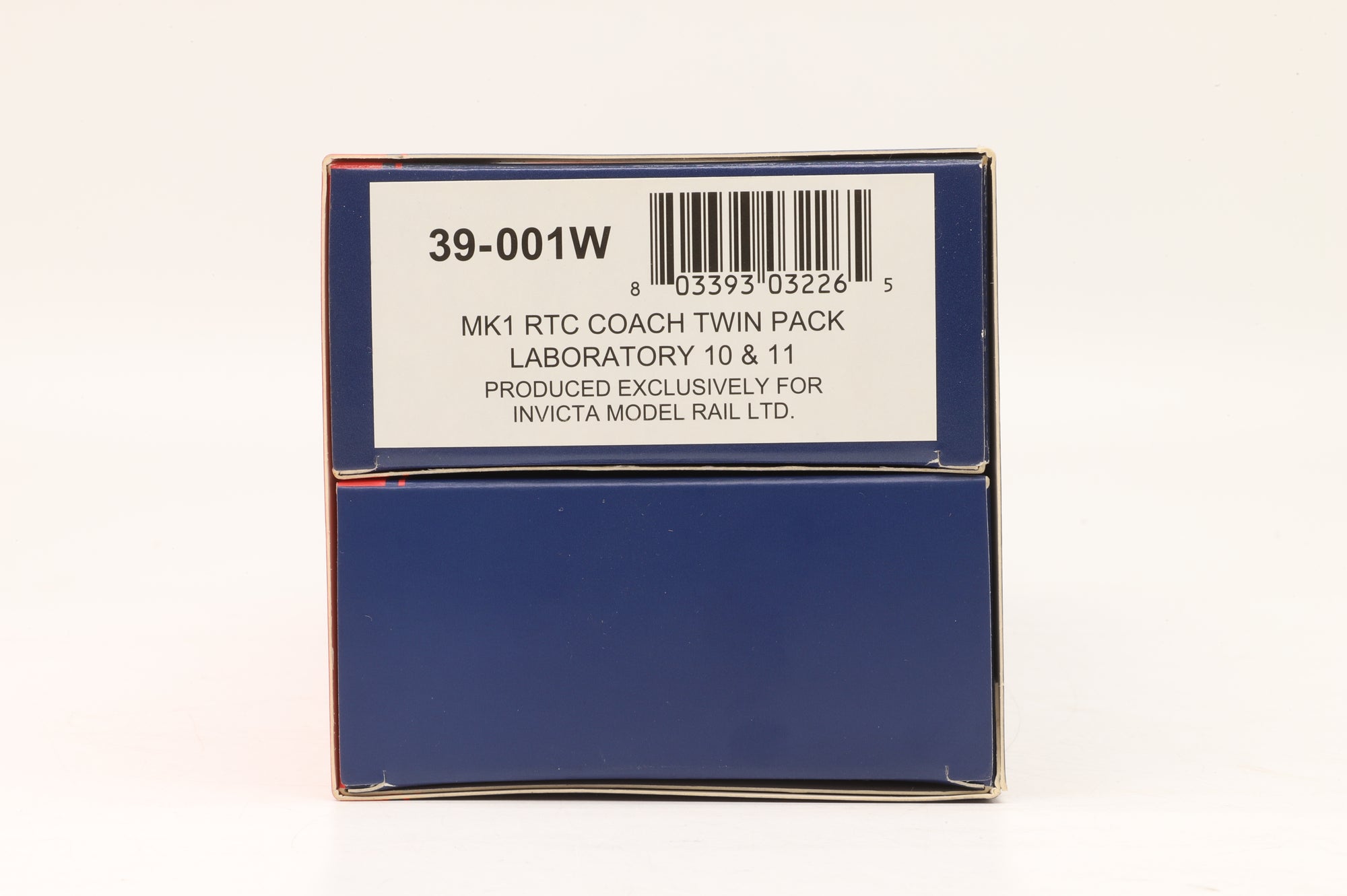 Bachmann OO 39-001W Mk1 RTC Coach Twin Pack Laboratory 10 & 11