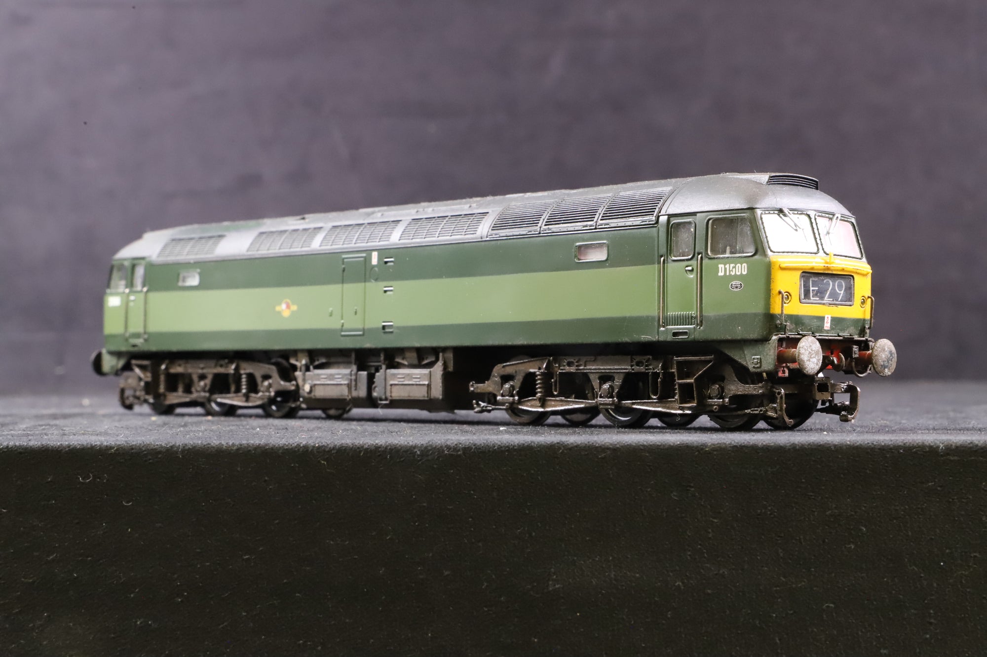 WORKSHOP Bachmann OO 32-800 Class 47 'D1500' BR Two Tone Green L/C Weathered
