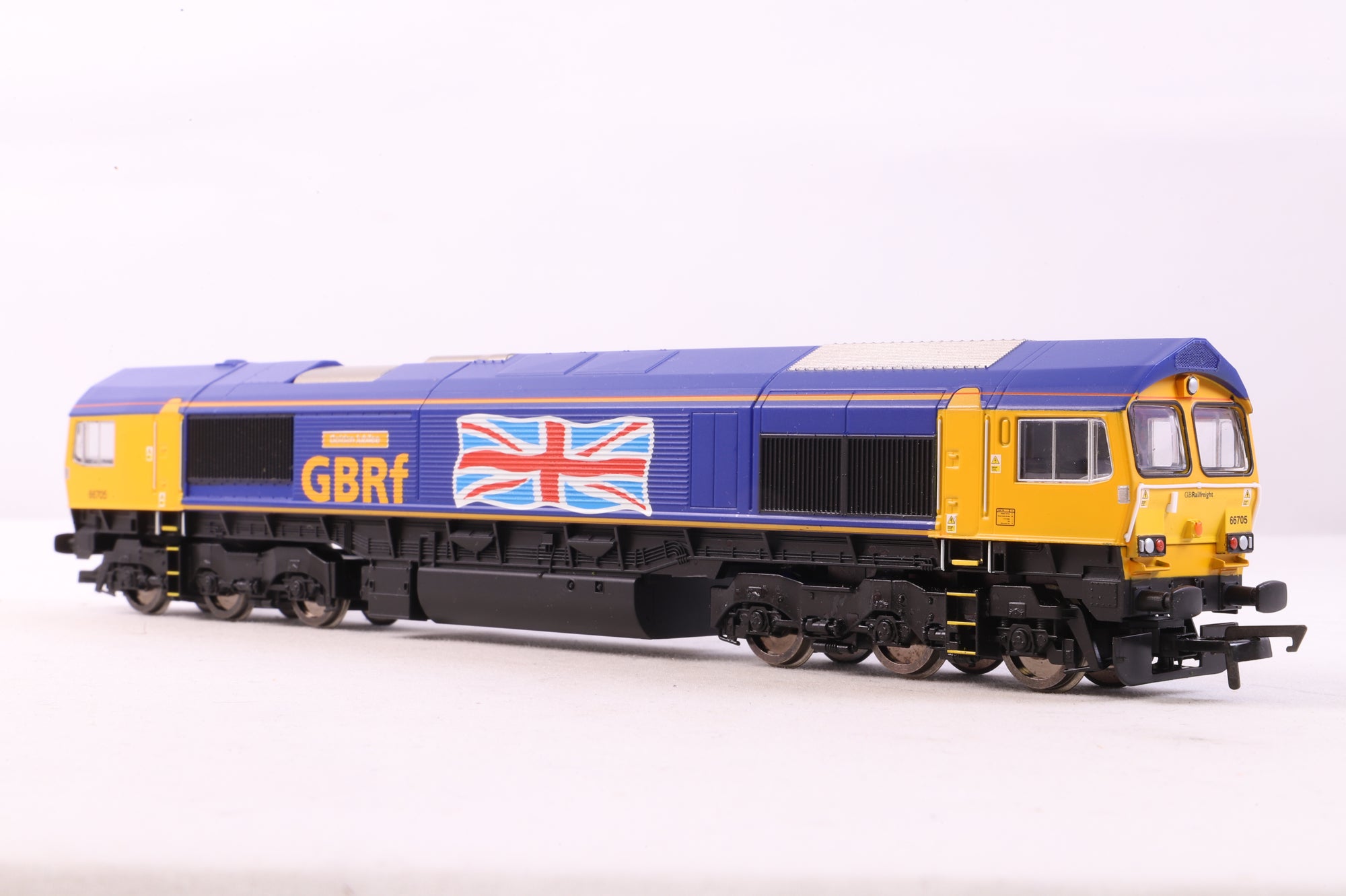 Hornby OO R3784 Class 66 '66705' 'Golden Jubilee' GBRf