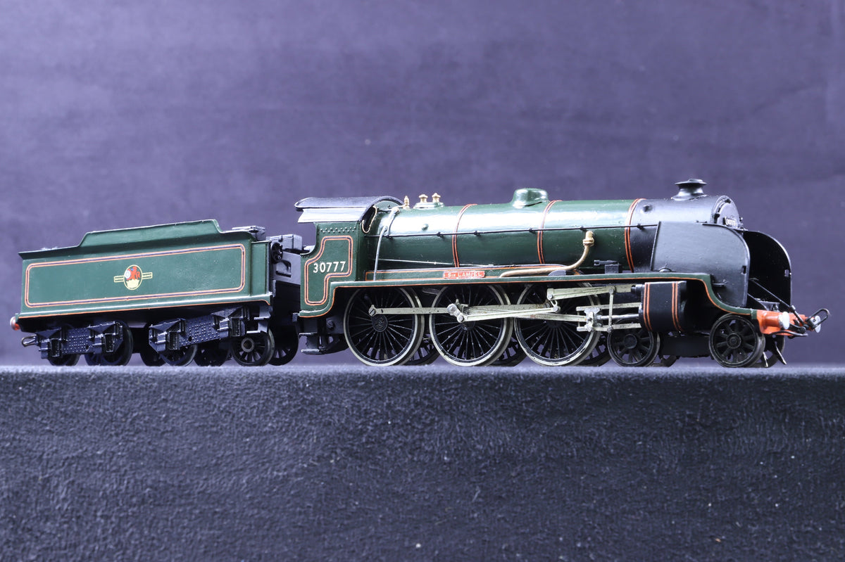 Wills Finecast OO Kit Built King Arthur Class 30777 in BR Lined Green w/ Late Crests