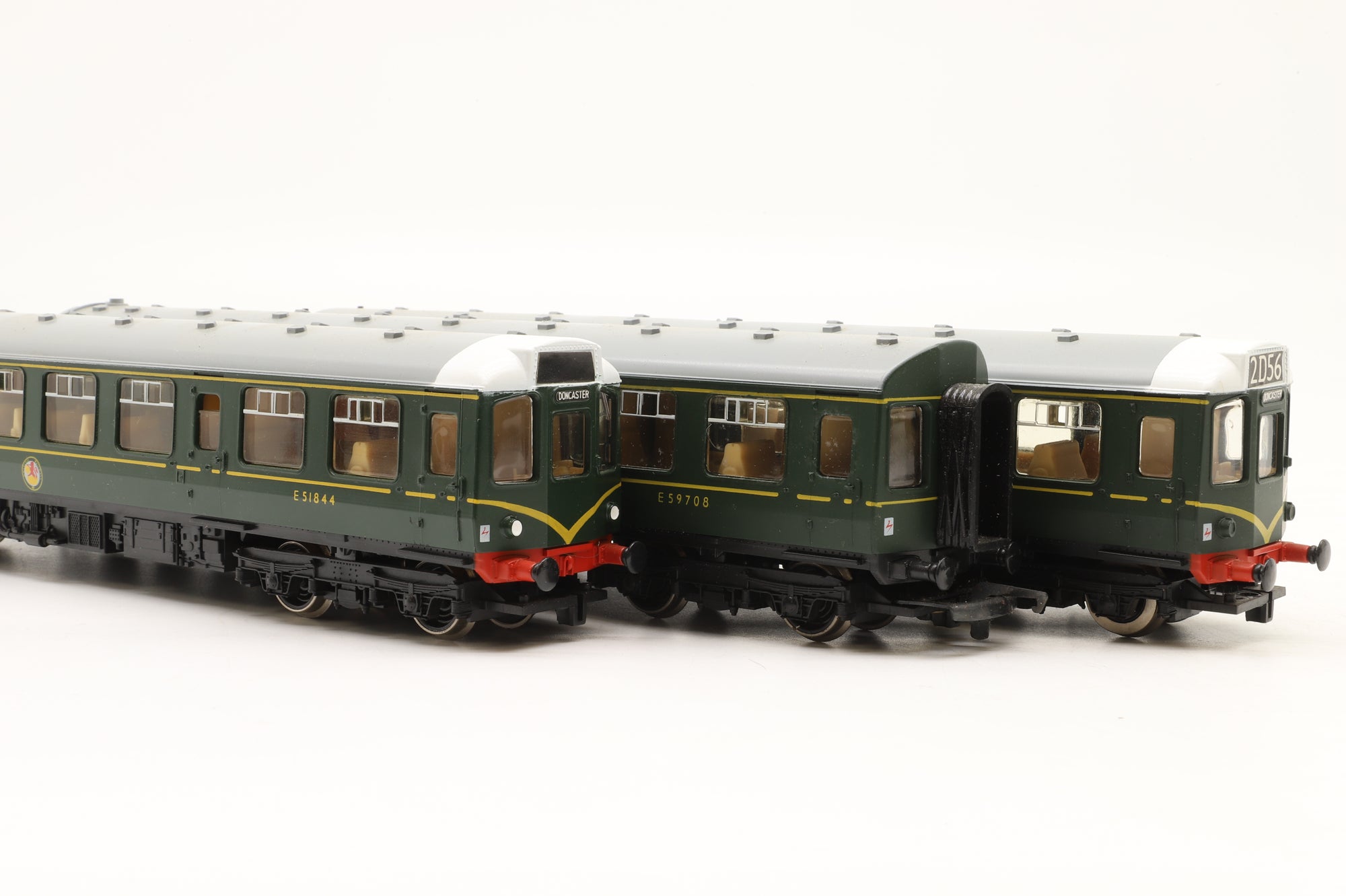 Hornby OO R687 Class 110 3-Car DMU in BR Green