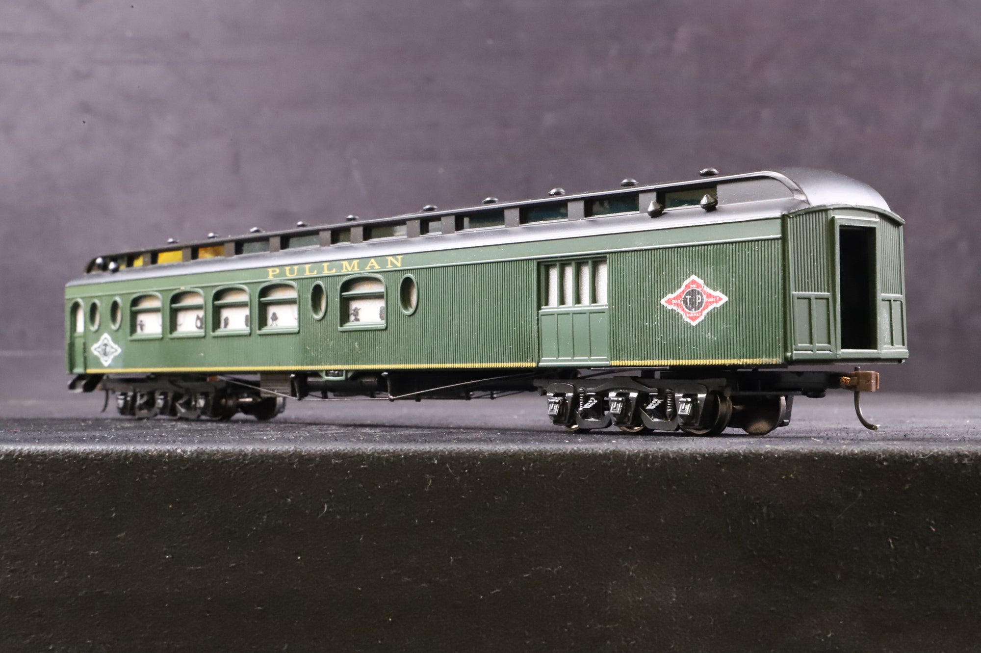 Roundhouse HO Rake Of 2 Pullman Diner Coaches Inc. 68703 & 68803