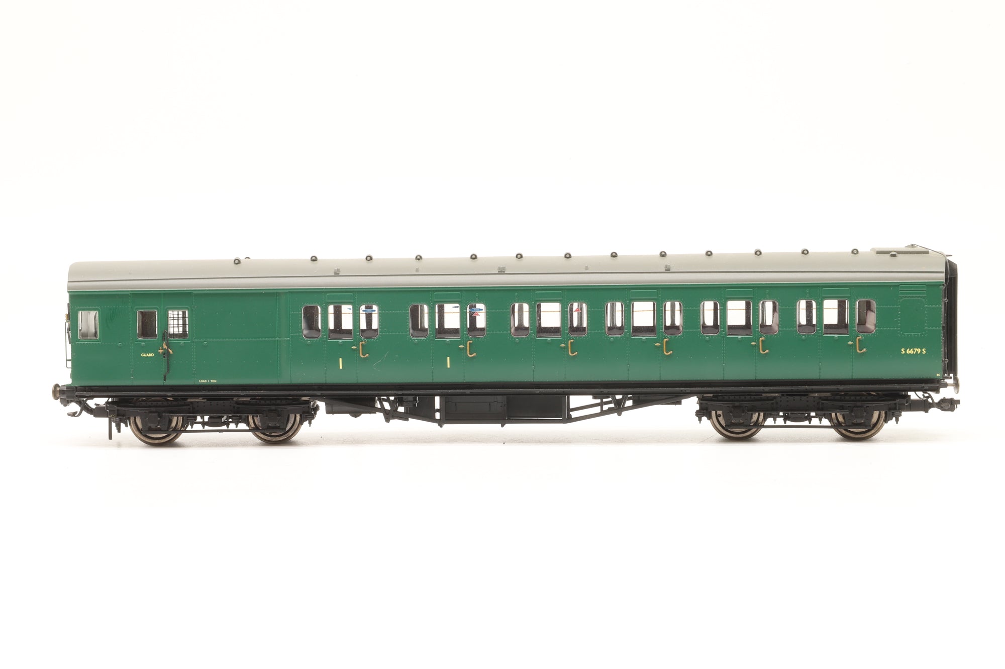 Hornby OO Rake of 3 SR Green Push-Pull Coaches, DCC Lighting Fitted