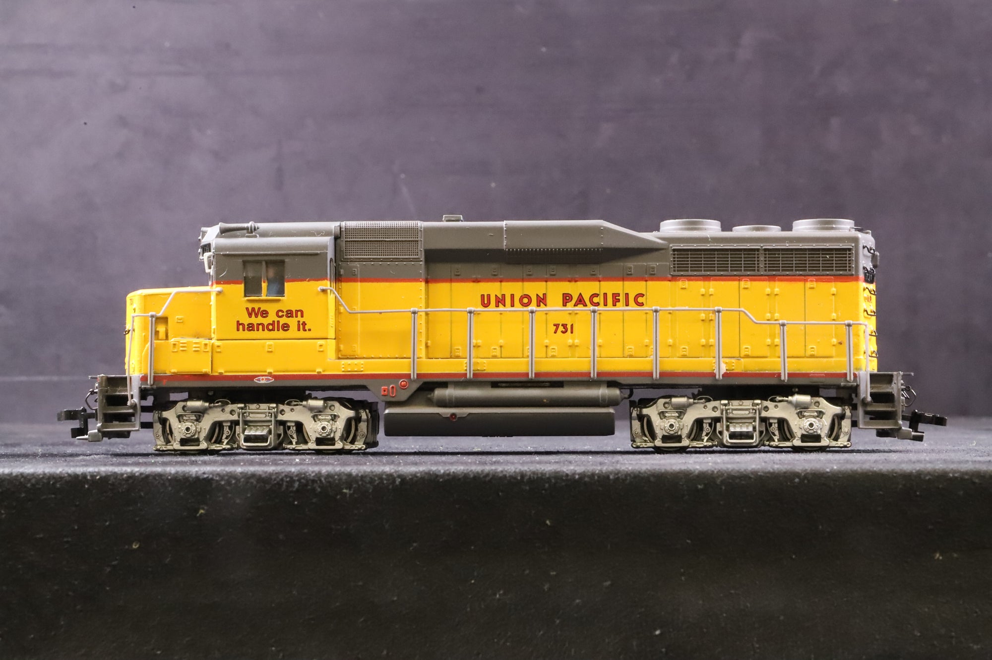 Spectrum HO 82010 GP 30 '731' Diesel Union Pacific