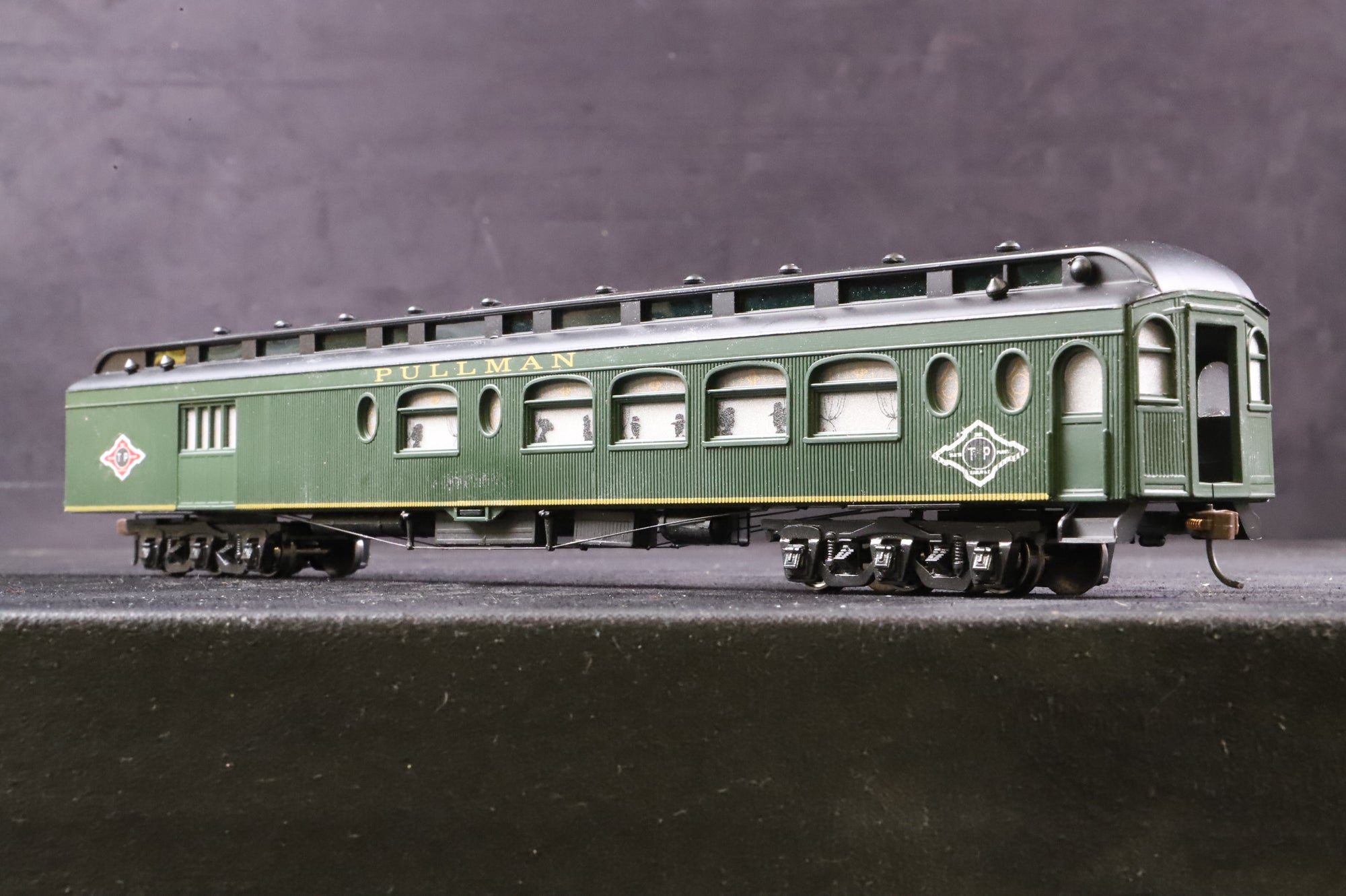 Roundhouse HO Rake Of 2 Pullman Diner Coaches Inc. 68703 & 68803