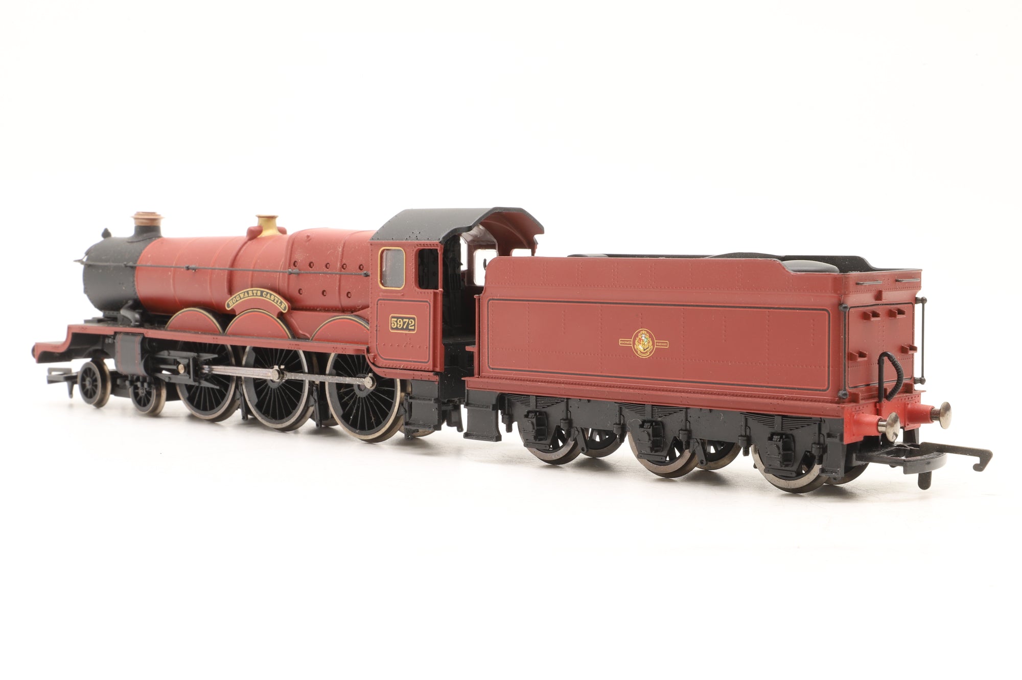 WORKSHOP Hornby OO Harry Potter 'Hogwarts Castle' '5972' with Two Maroon Coaches and Hogsmeade Platform & Station Building